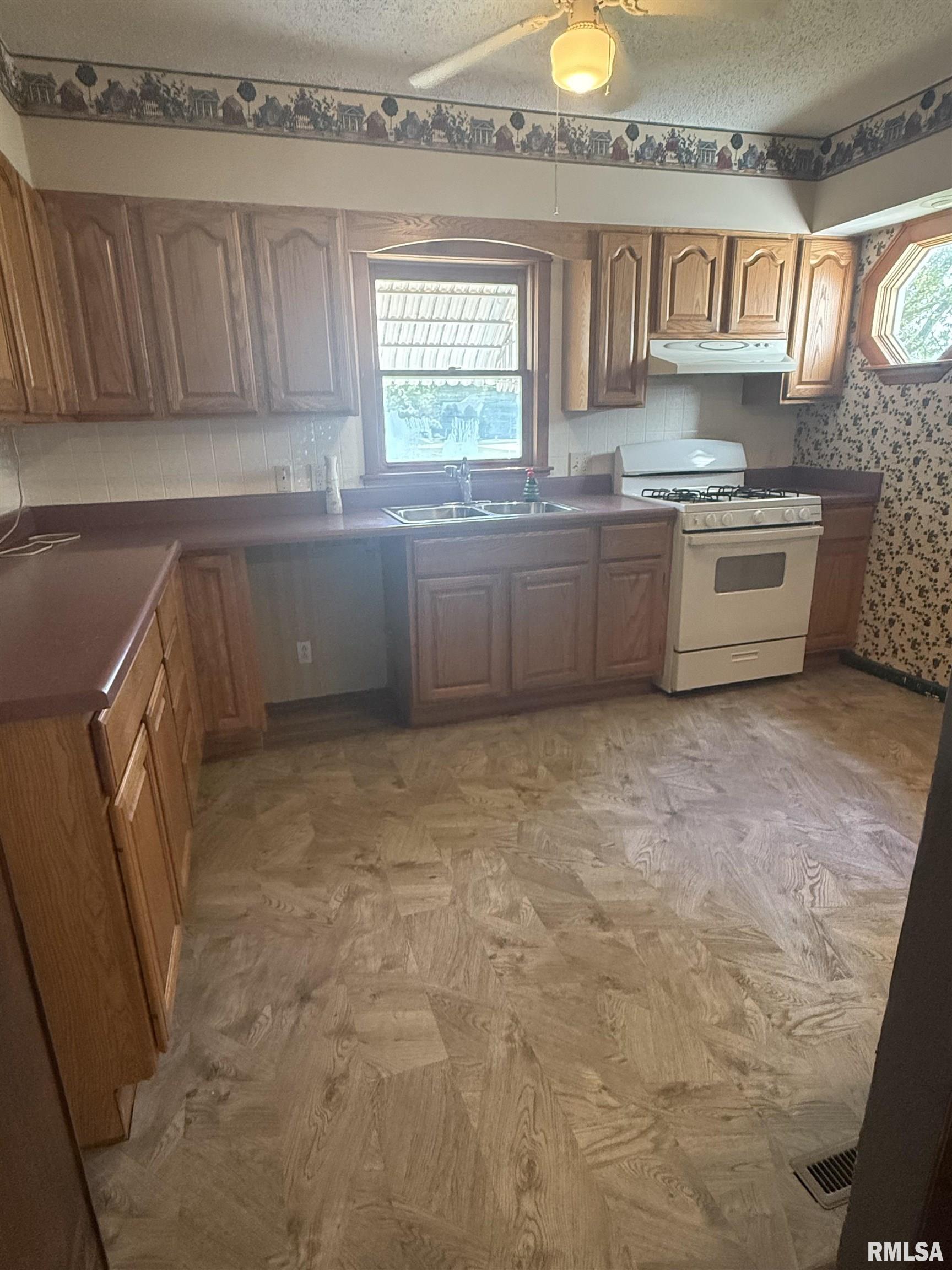 414 Sycamore Street, New Windsor, Illinois image 15