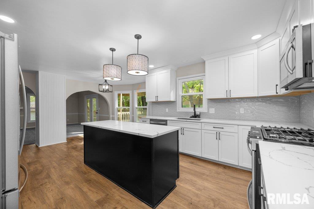 5094 Norwood Drive, Bettendorf, Iowa image 15
