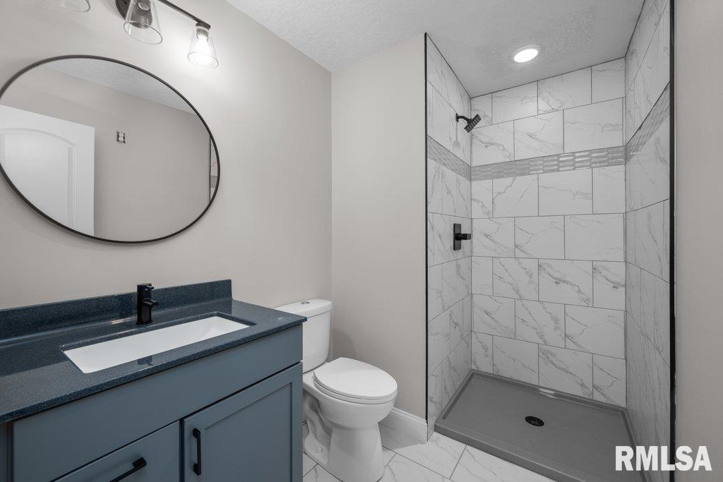 5094 Norwood Drive, Bettendorf, Iowa image 30