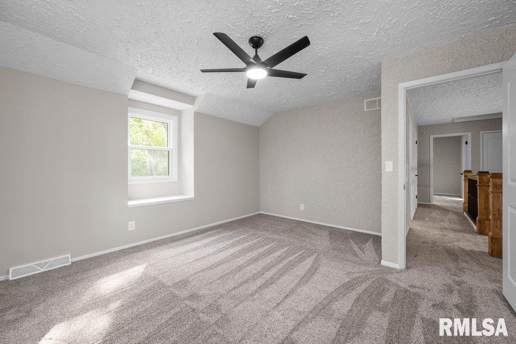5094 Norwood Drive, Bettendorf, Iowa image 25