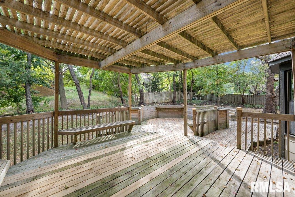 5094 Norwood Drive, Bettendorf, Iowa image 37