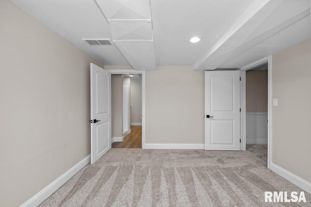 5094 Norwood Drive, Bettendorf, Iowa image 47