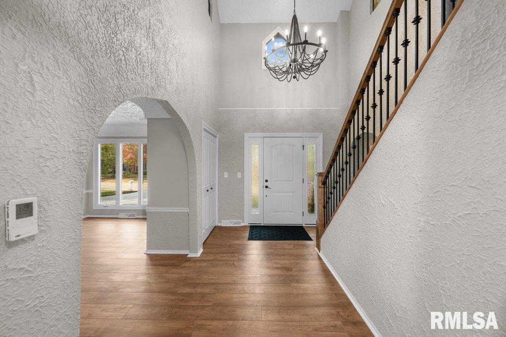 5094 Norwood Drive, Bettendorf, Iowa image 5