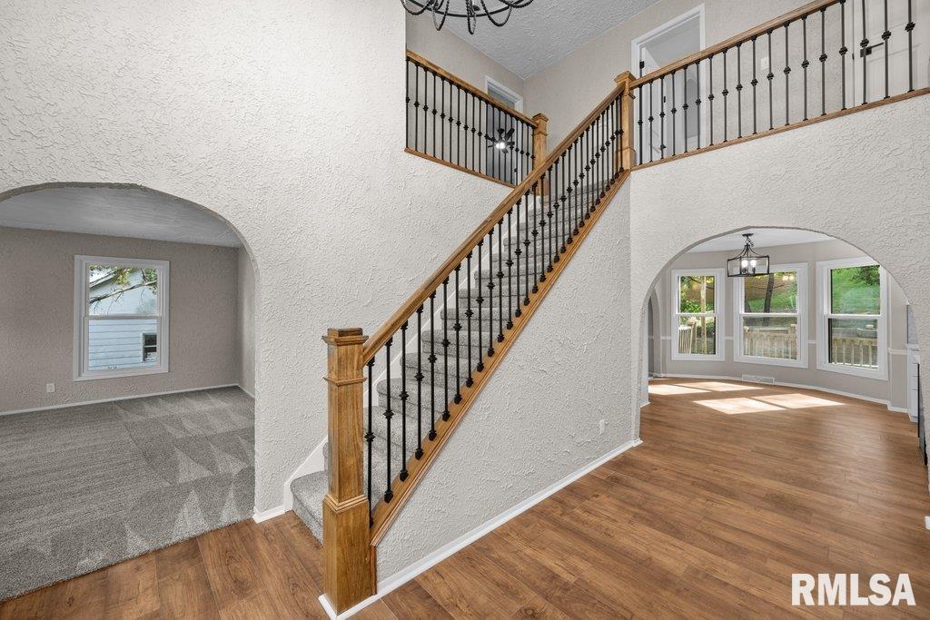 5094 Norwood Drive, Bettendorf, Iowa image 4