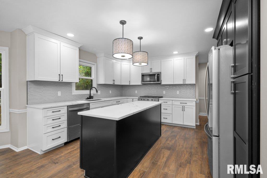 5094 Norwood Drive, Bettendorf, Iowa image 14