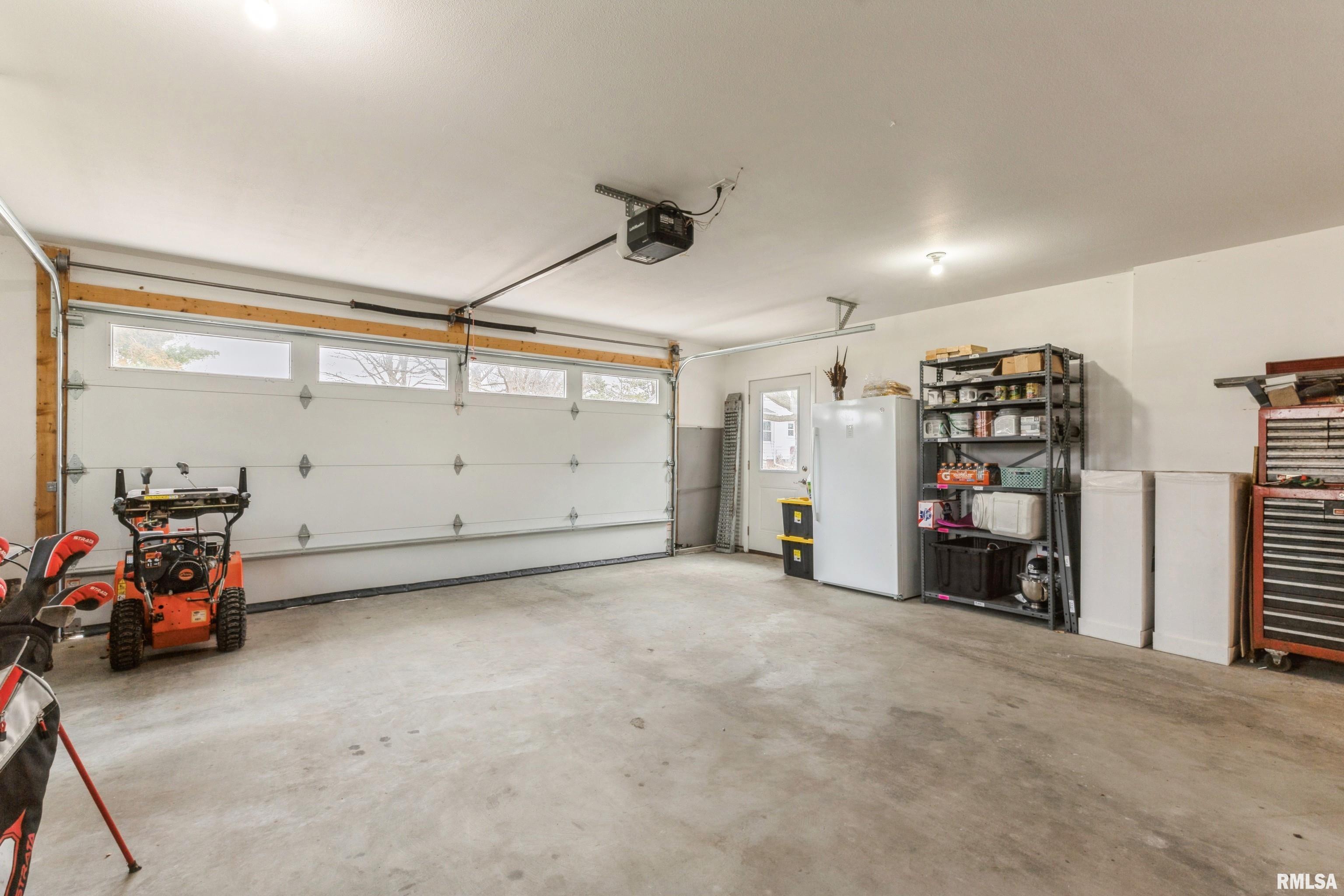 303 E Vine Street, Wheatland, Iowa image 4