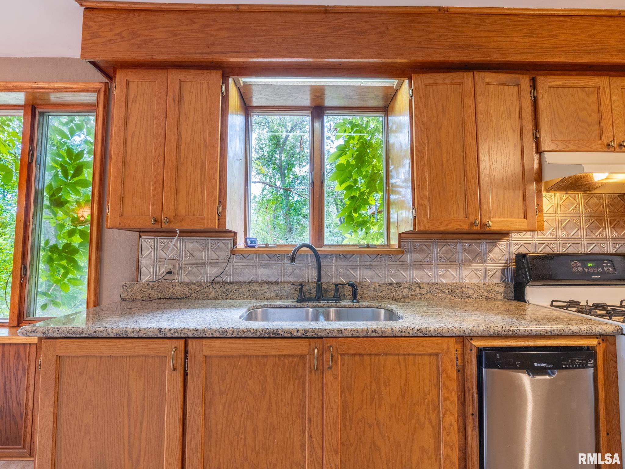 6102 S Trivoli Road, Glasford, Illinois image 32