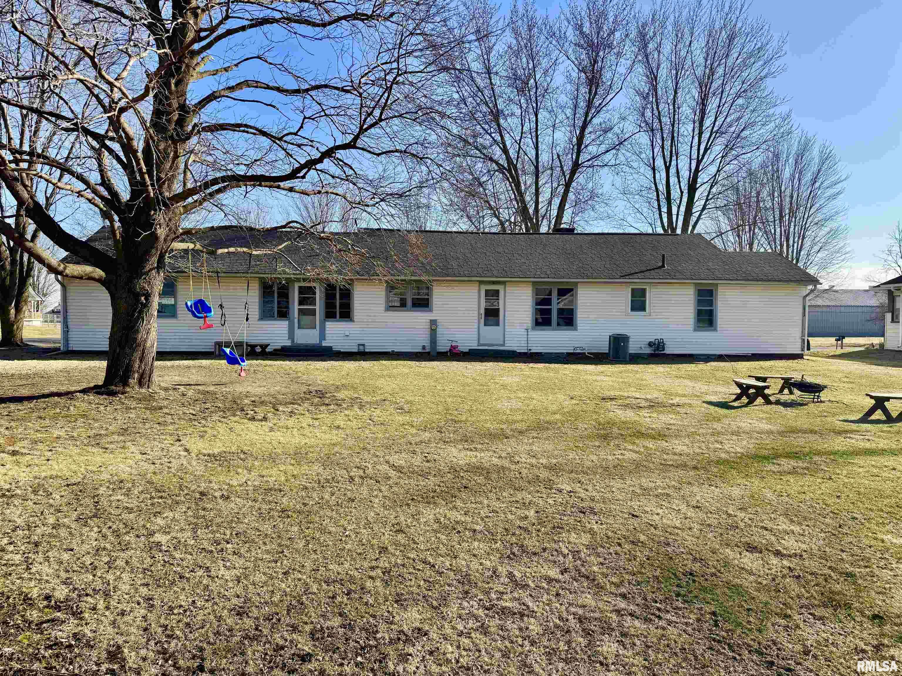 111 E Liberty Street, Joy, Illinois image 2
