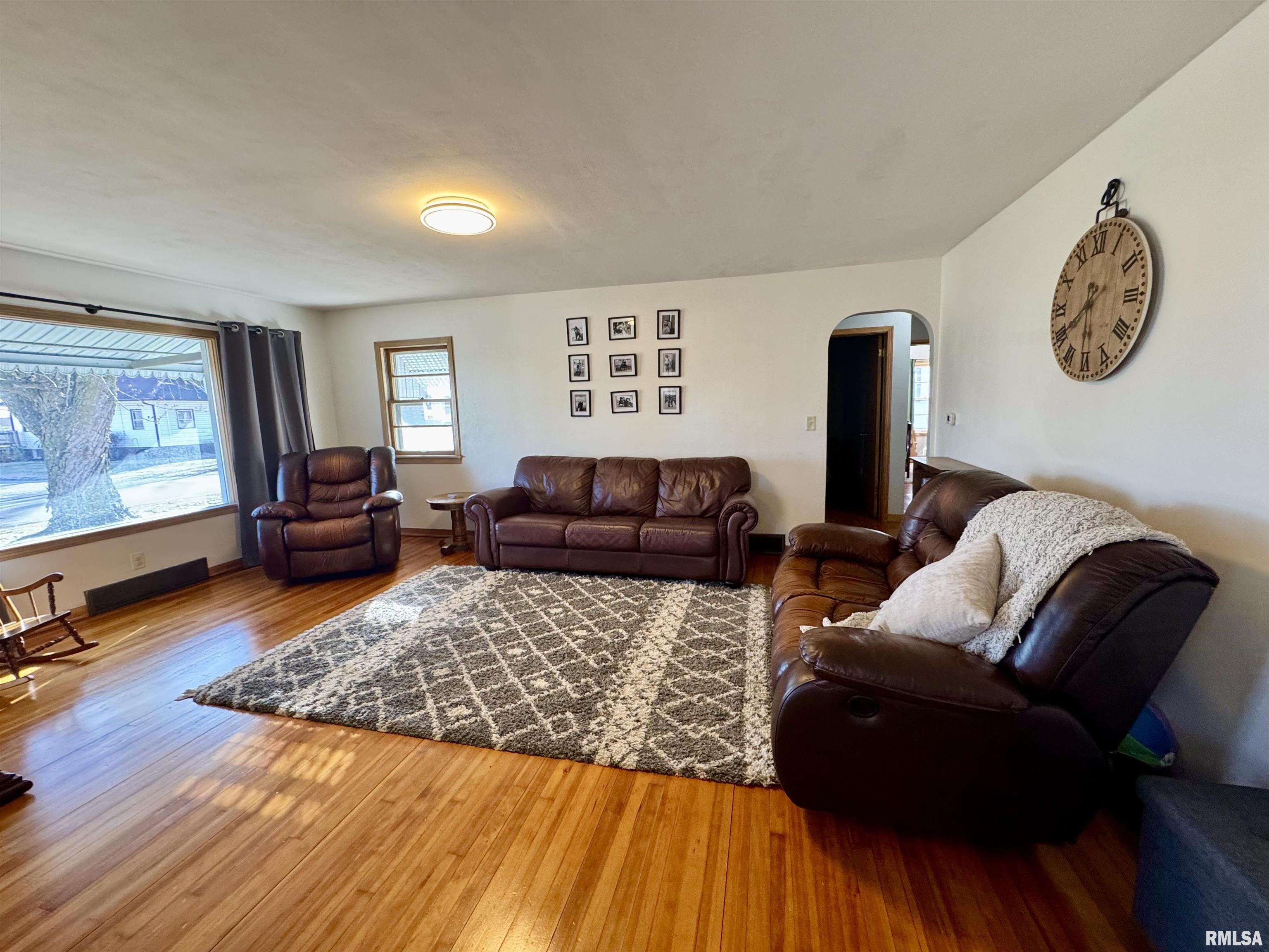 111 E Liberty Street, Joy, Illinois image 6