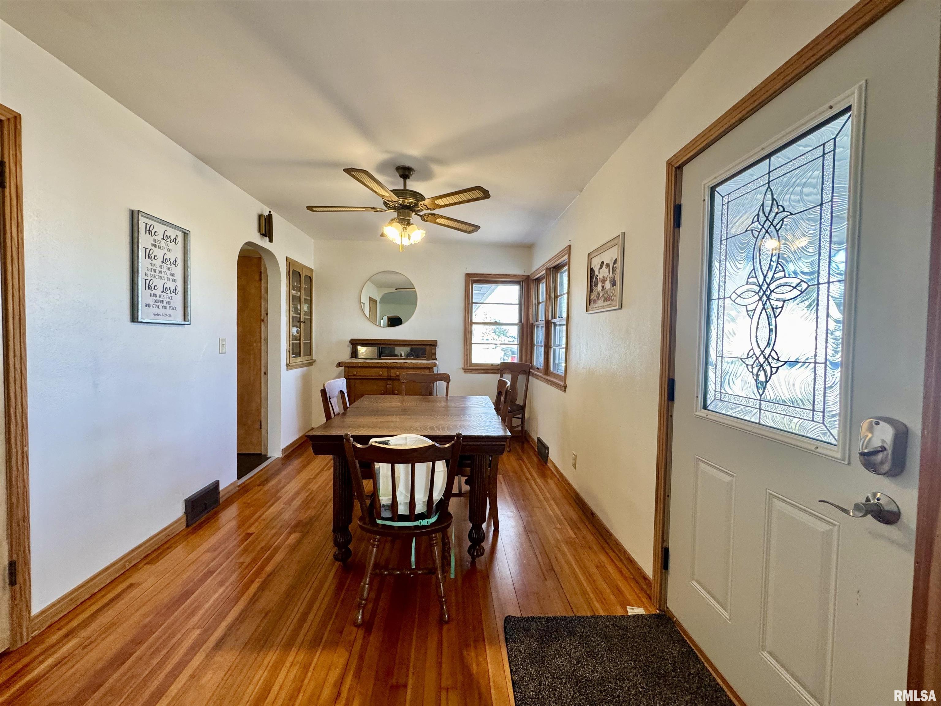 111 E Liberty Street, Joy, Illinois image 9