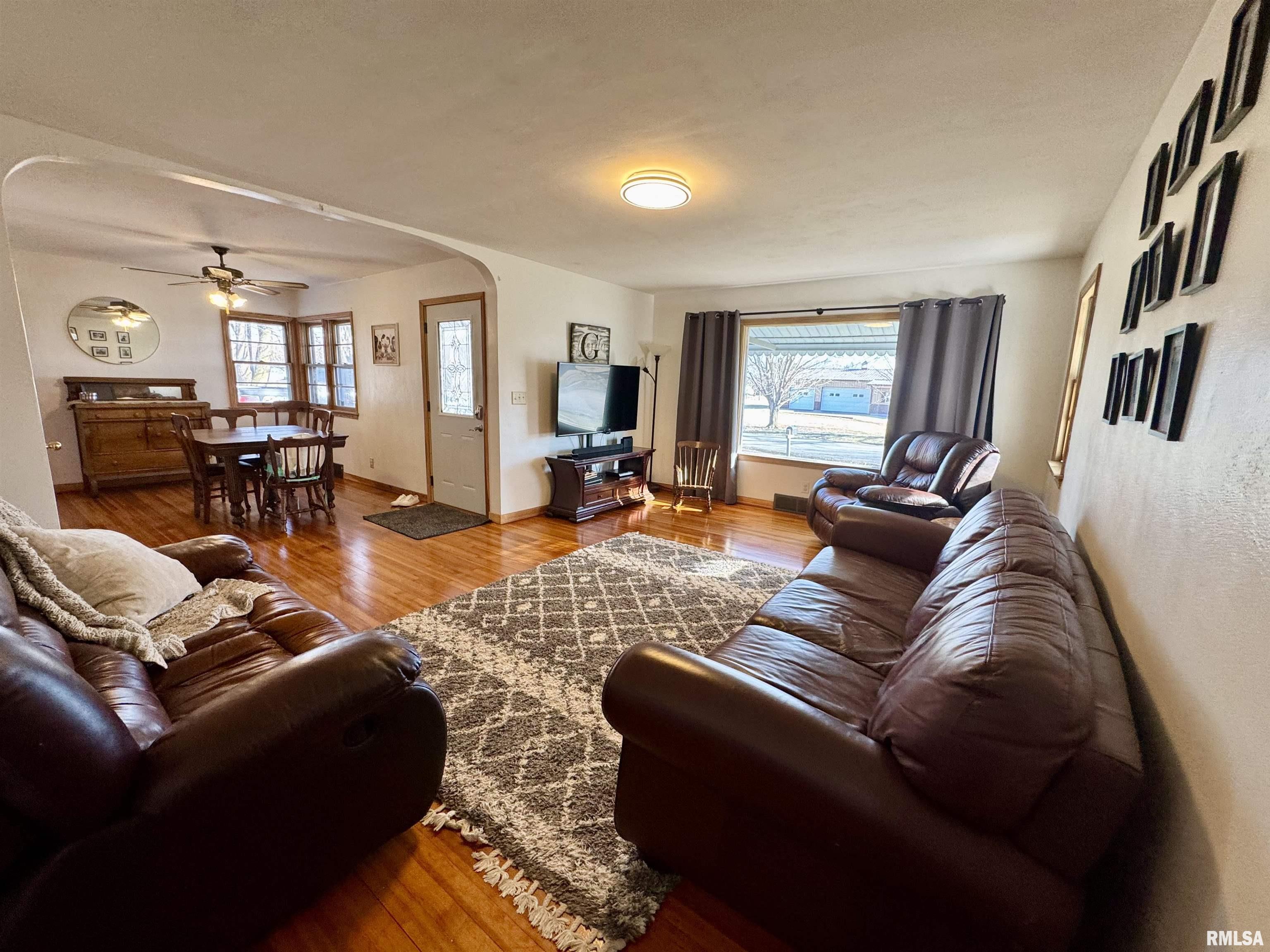 111 E Liberty Street, Joy, Illinois image 3