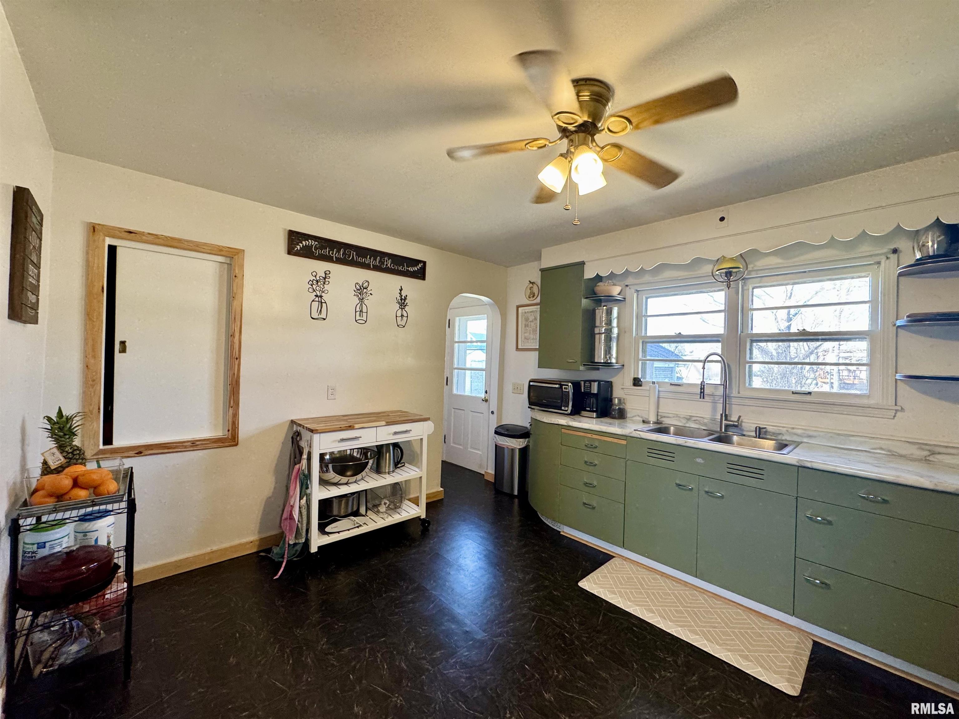 111 E Liberty Street, Joy, Illinois image 15