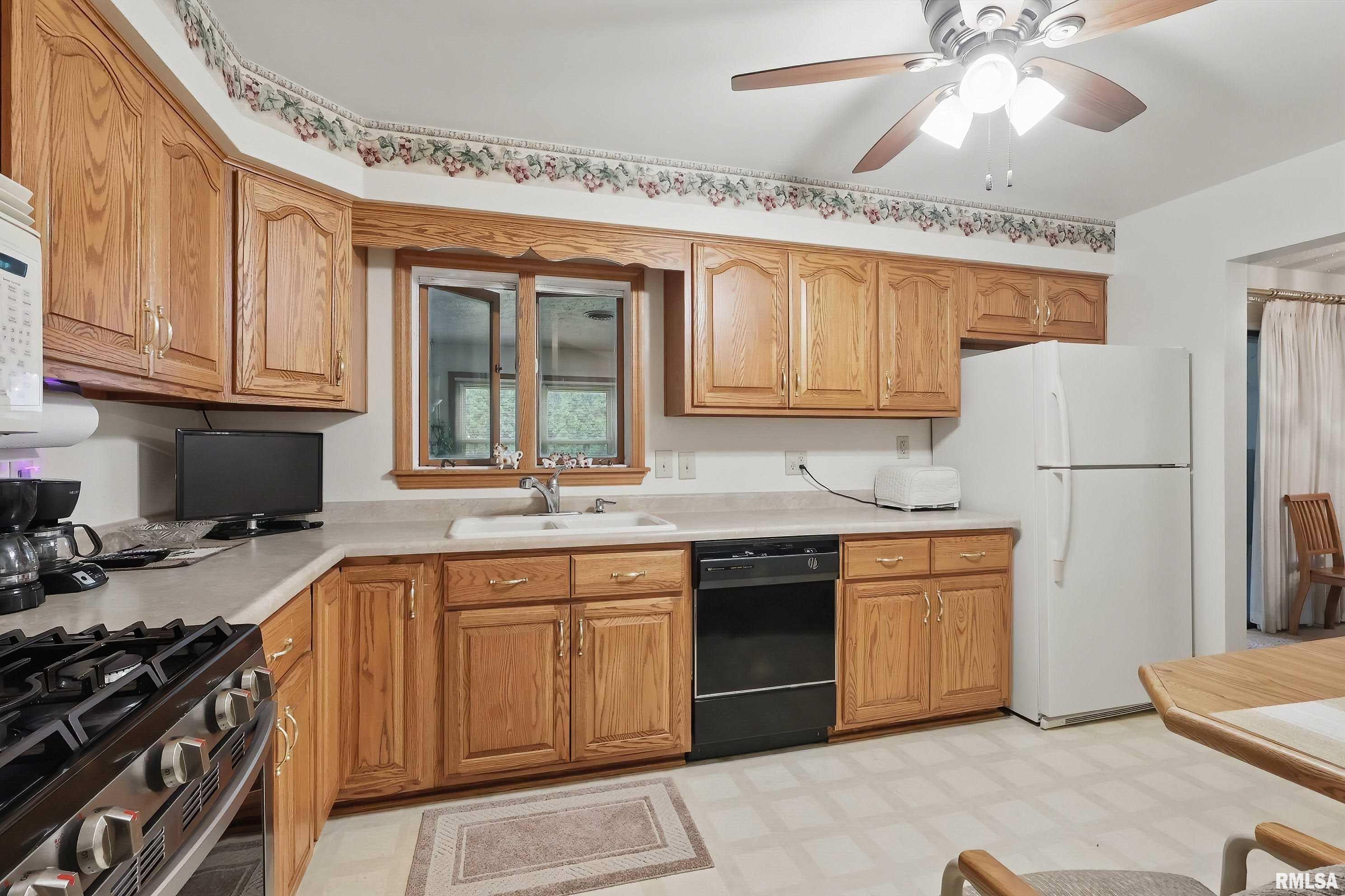 1119 14th Street, Bettendorf, Iowa image 14