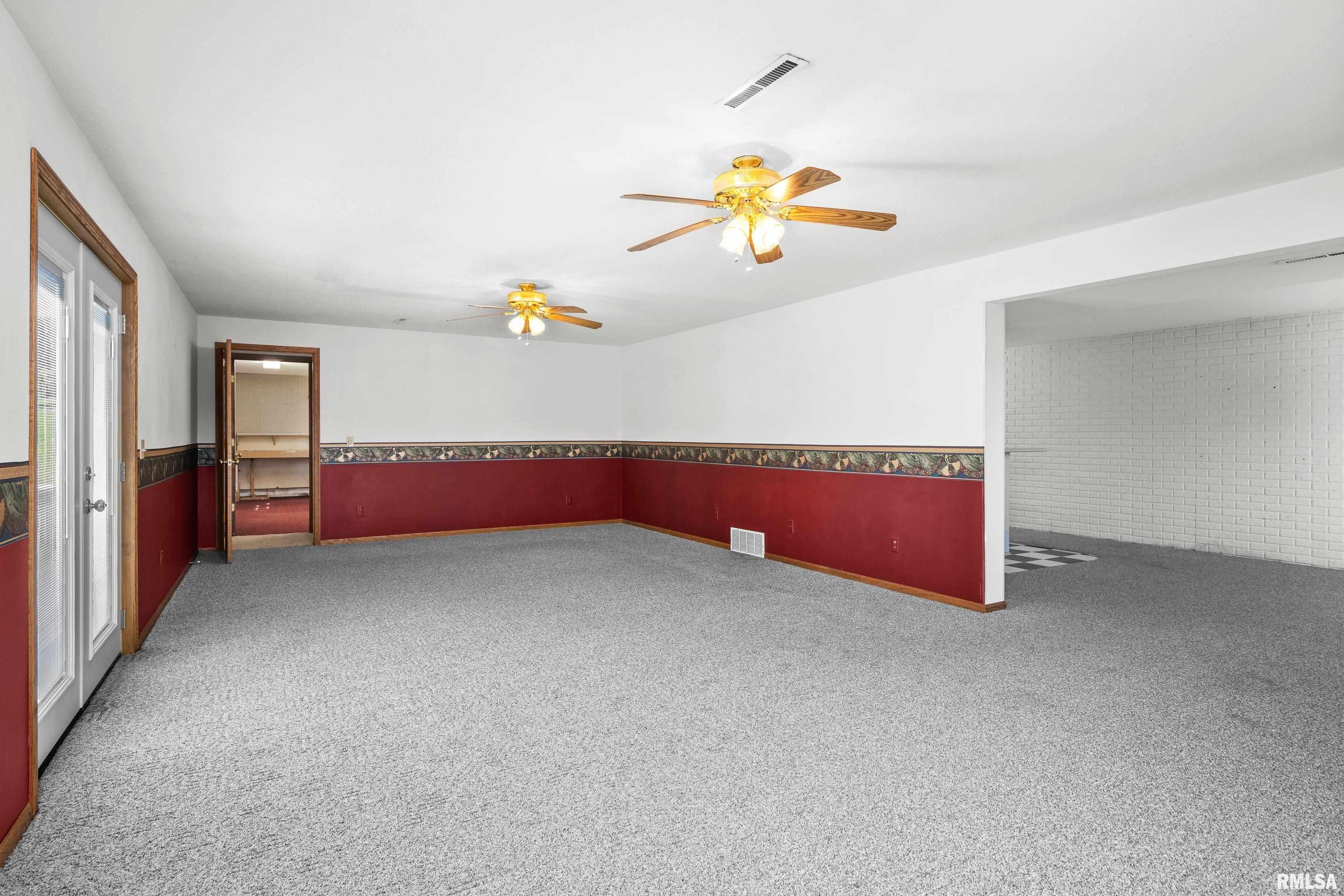 23 E Timberline Drive, Blue Grass, Iowa image 33