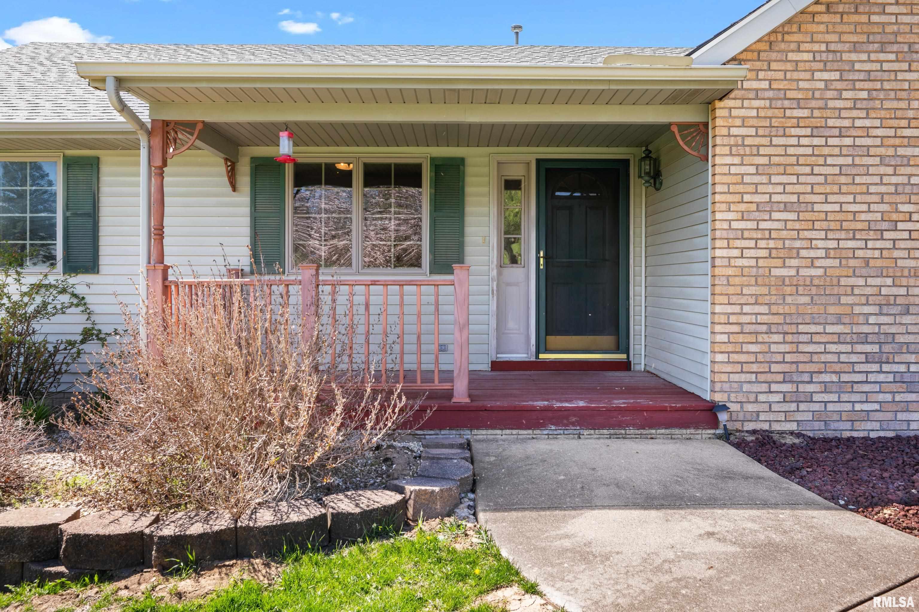 23 E Timberline Drive, Blue Grass, Iowa image 3