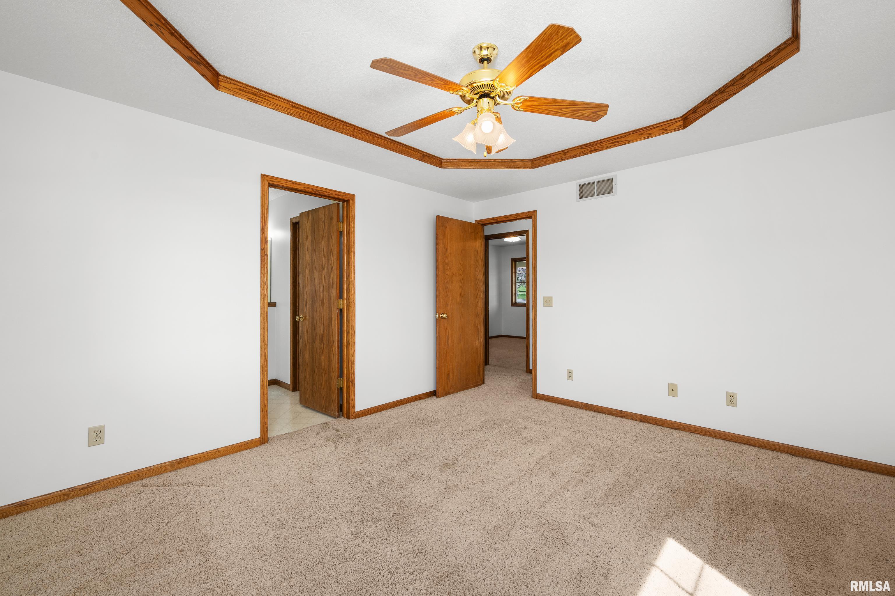 23 E Timberline Drive, Blue Grass, Iowa image 16