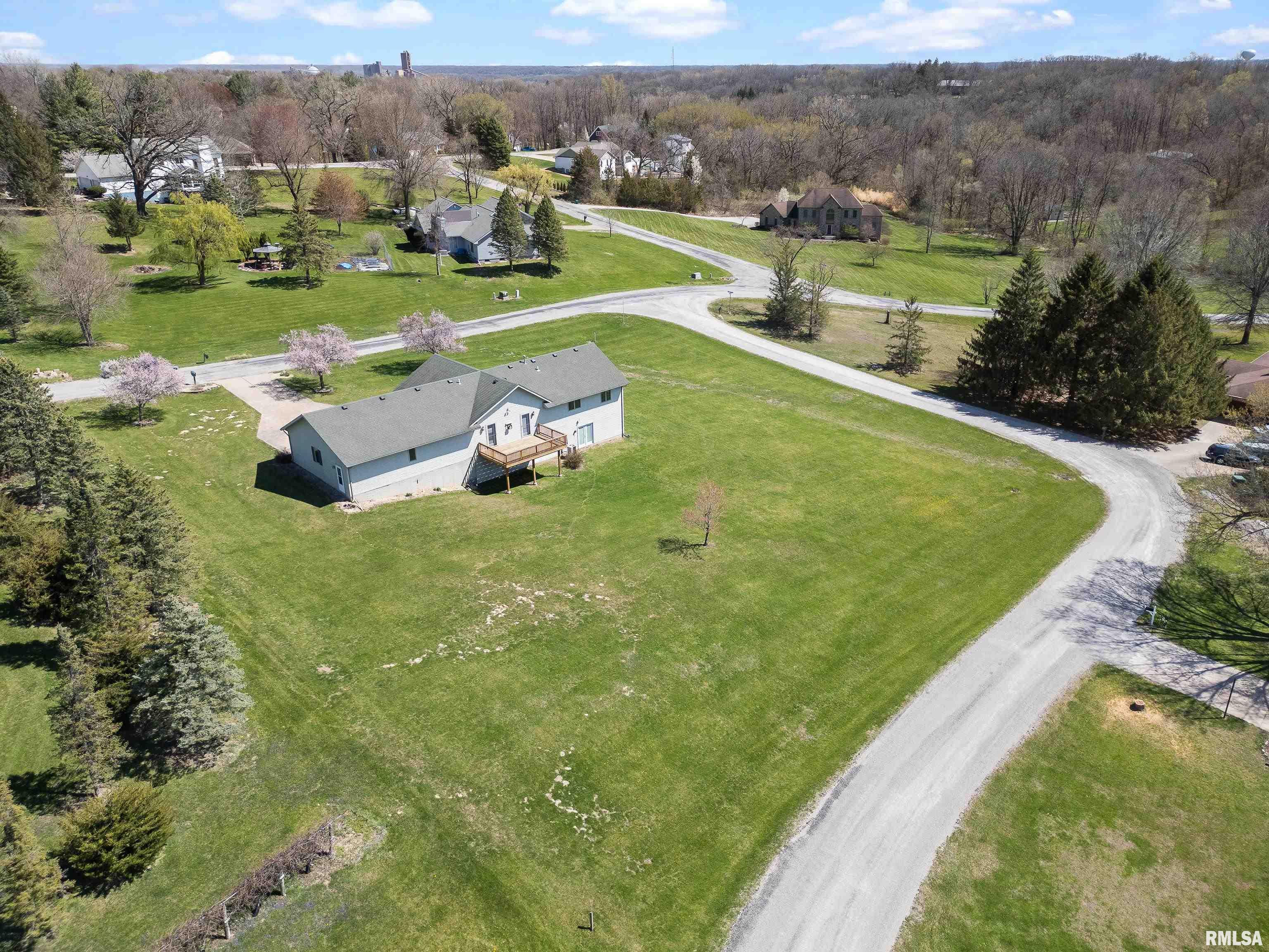 23 E Timberline Drive, Blue Grass, Iowa image 24