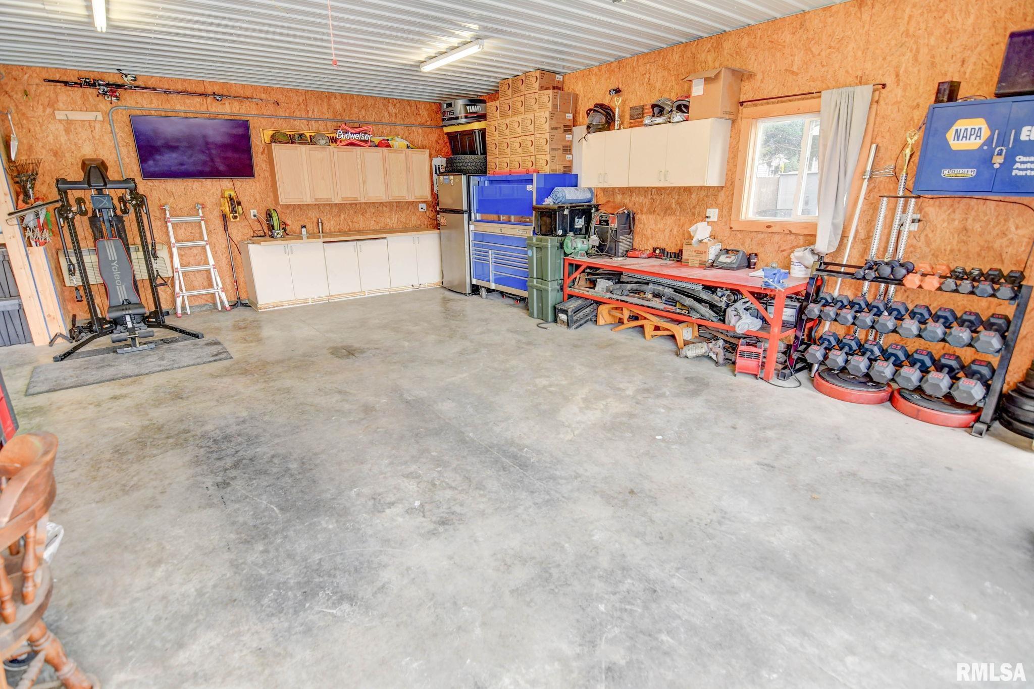 901 E Oak Street, Taylorville, Illinois image 17