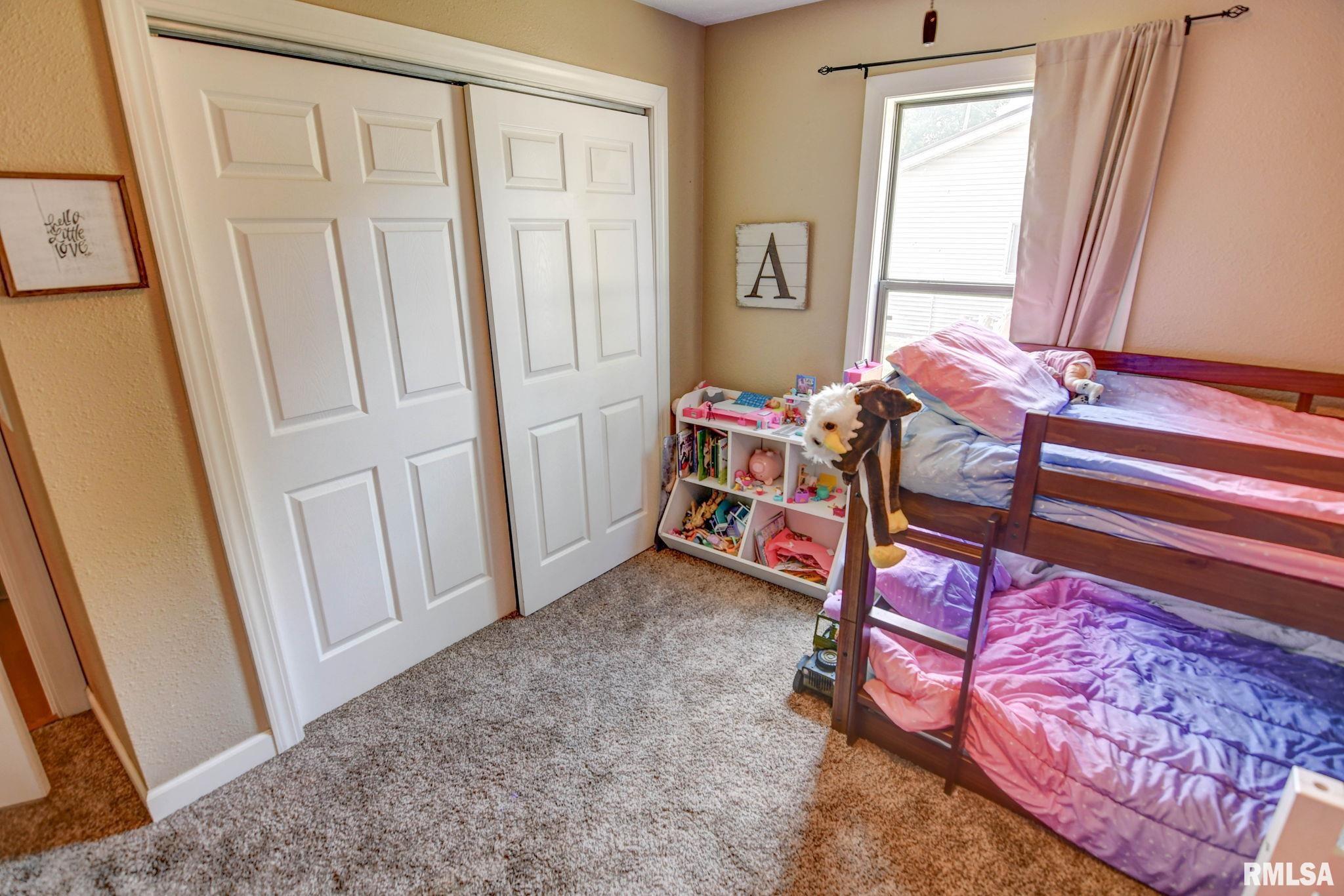 901 E Oak Street, Taylorville, Illinois image 9
