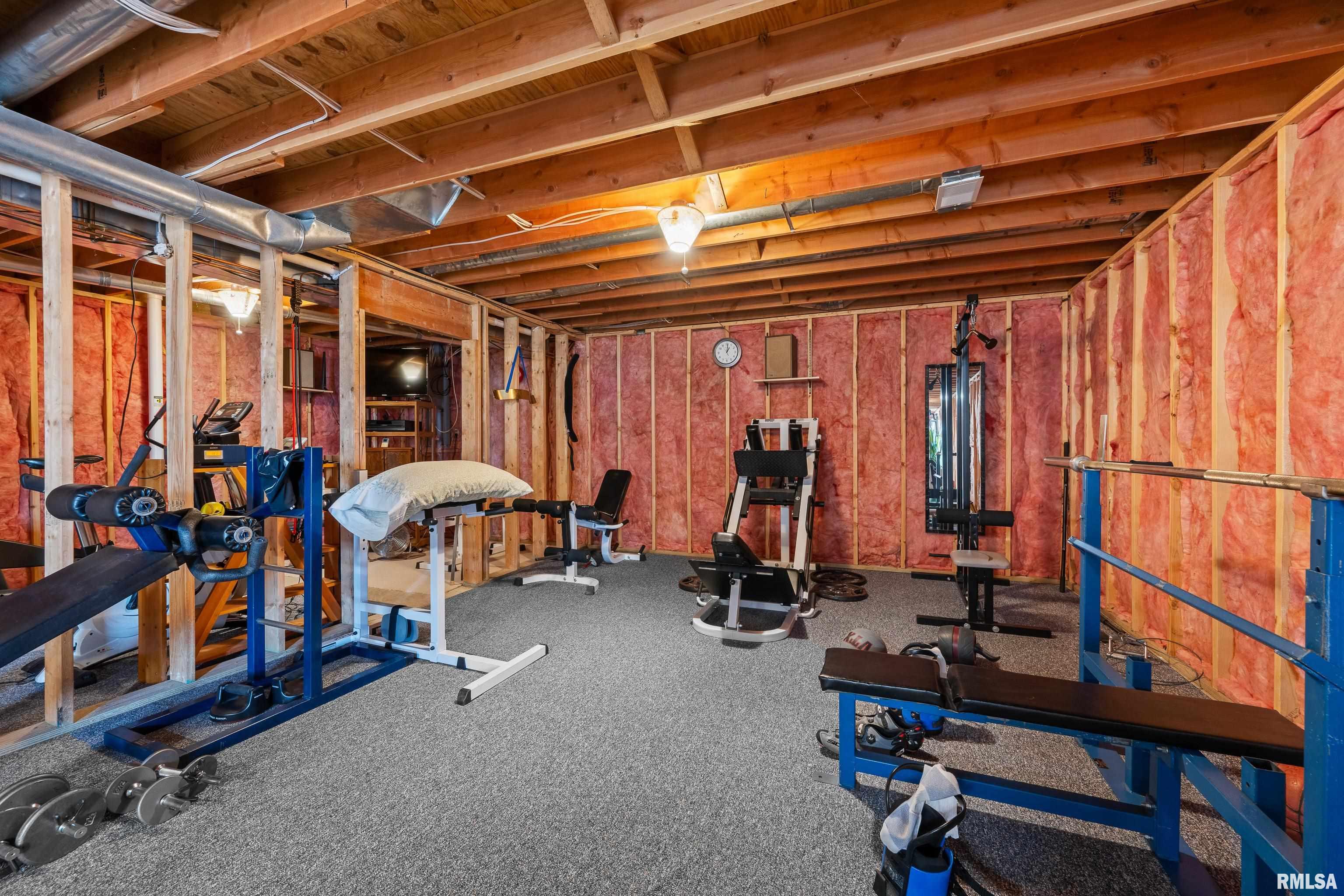 5142 Fillmore Court, Davenport, Iowa image 34