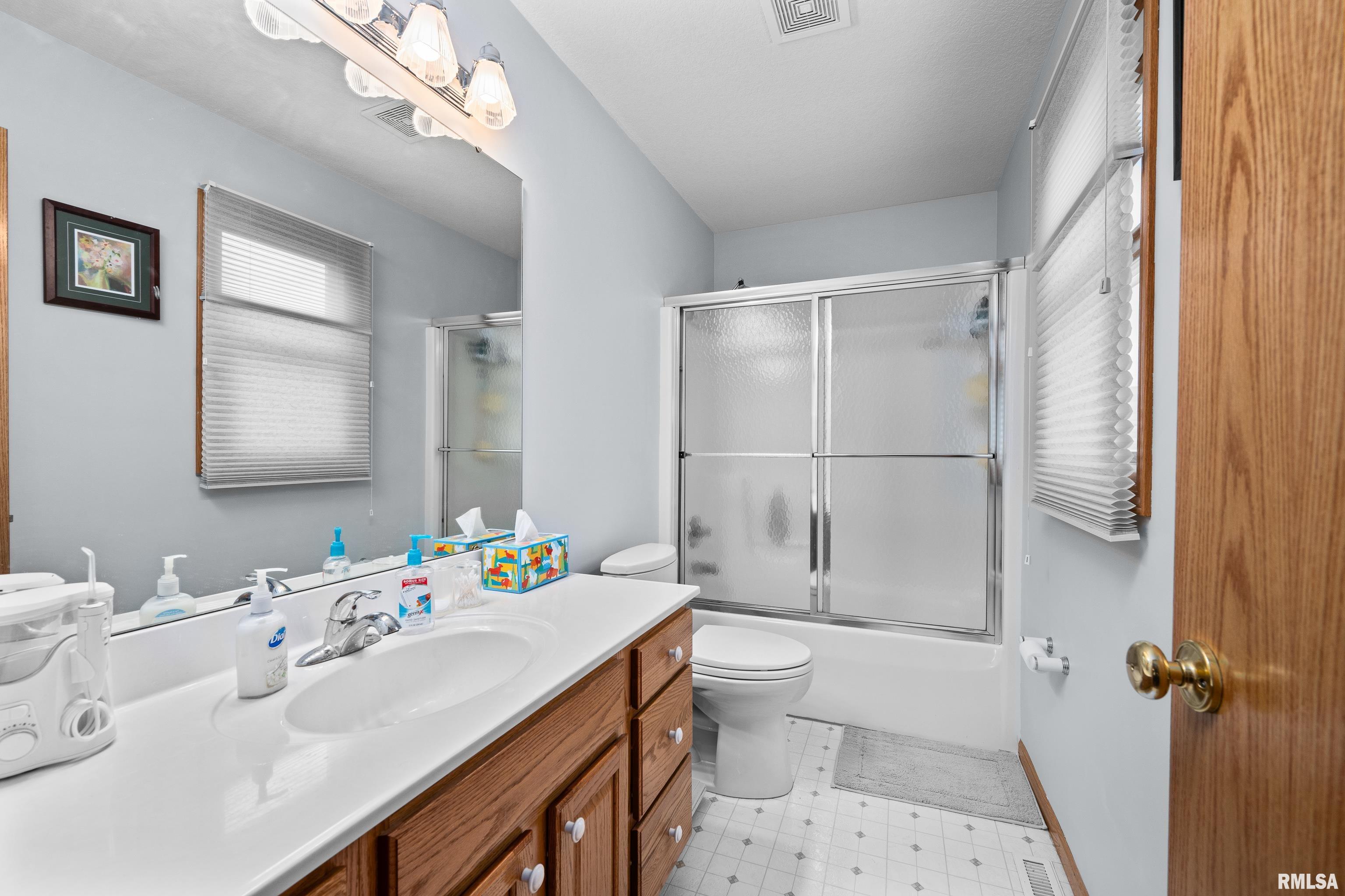 5142 Fillmore Court, Davenport, Iowa image 25