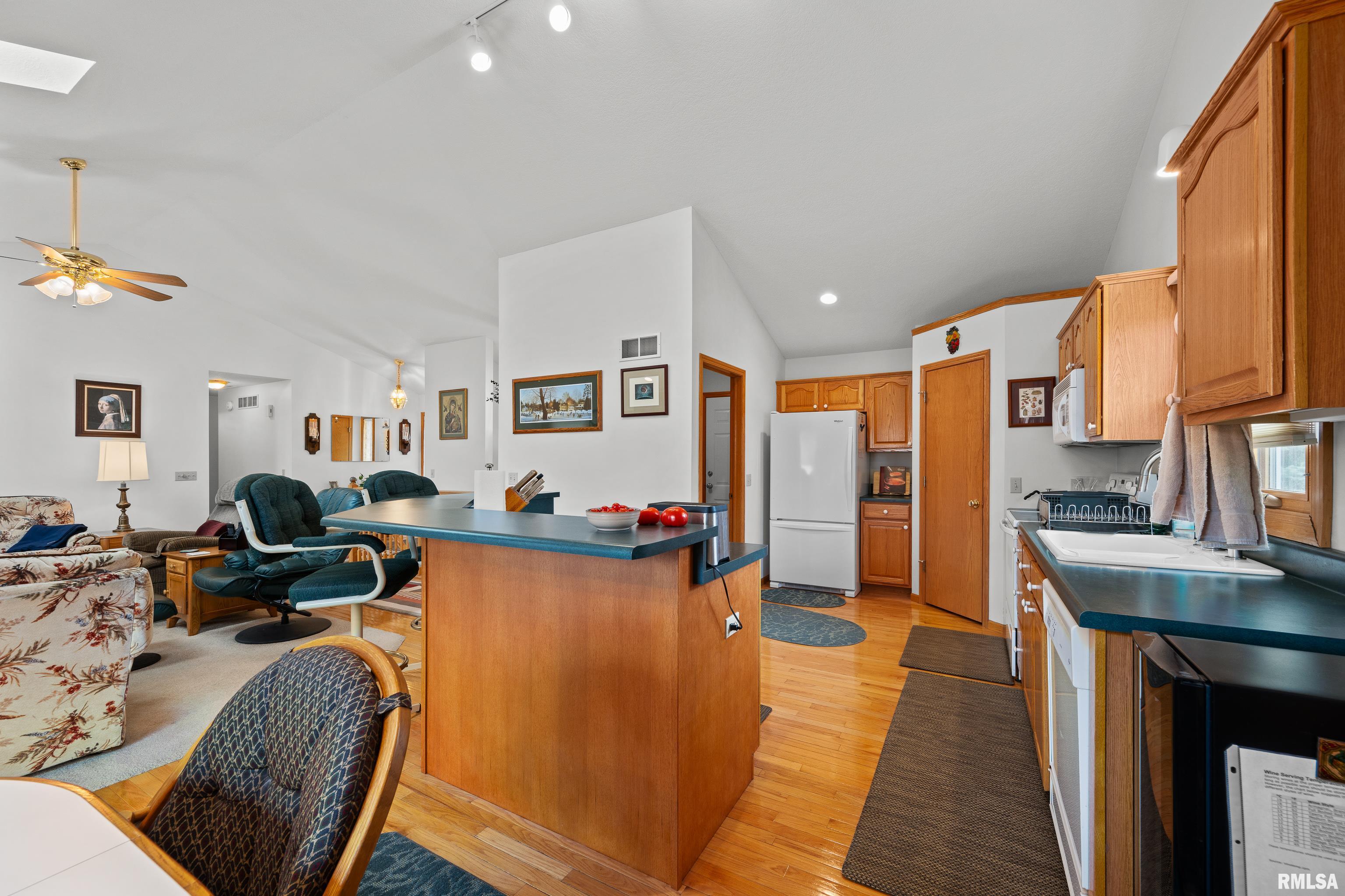 5142 Fillmore Court, Davenport, Iowa image 18