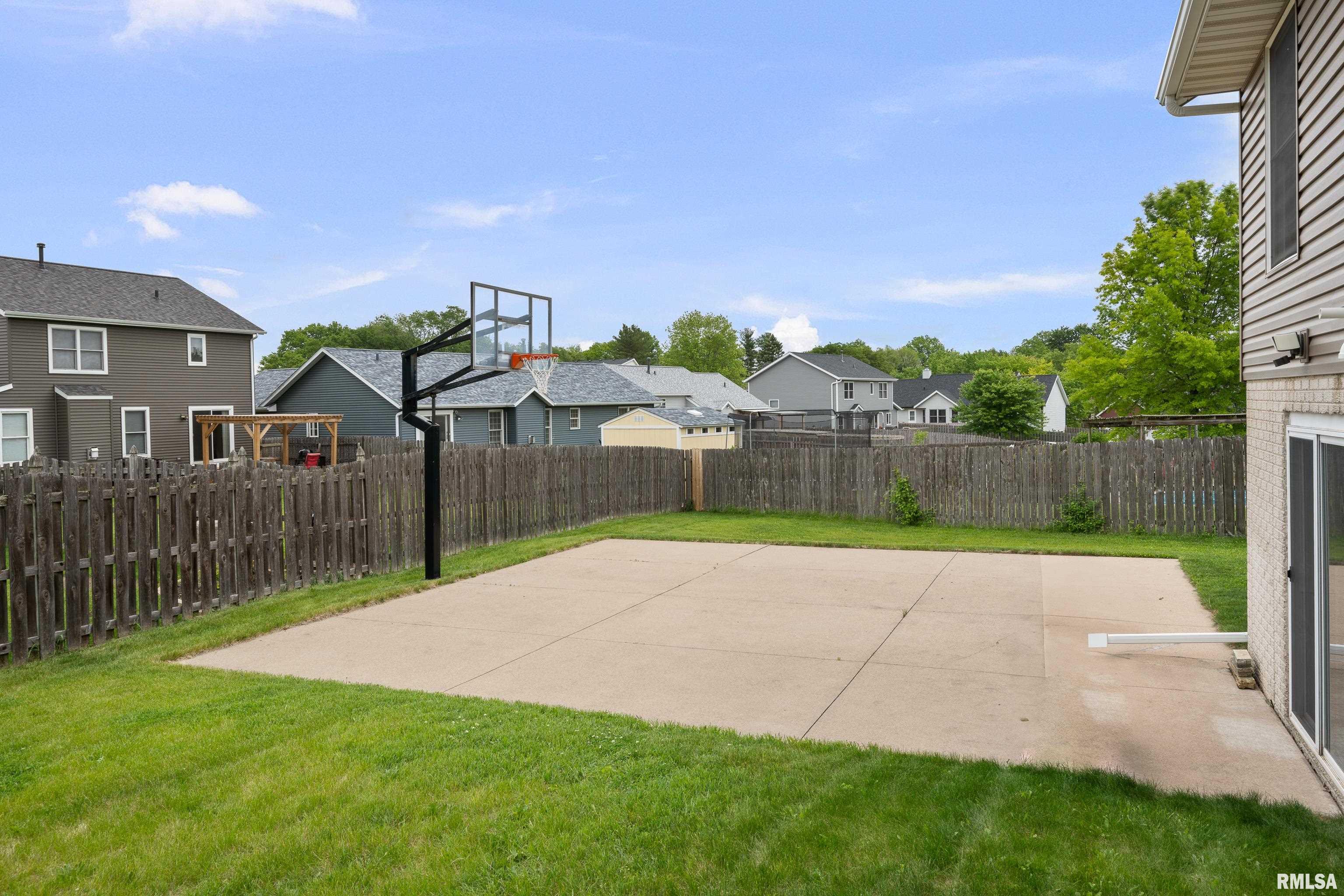 5142 Fillmore Court, Davenport, Iowa image 38