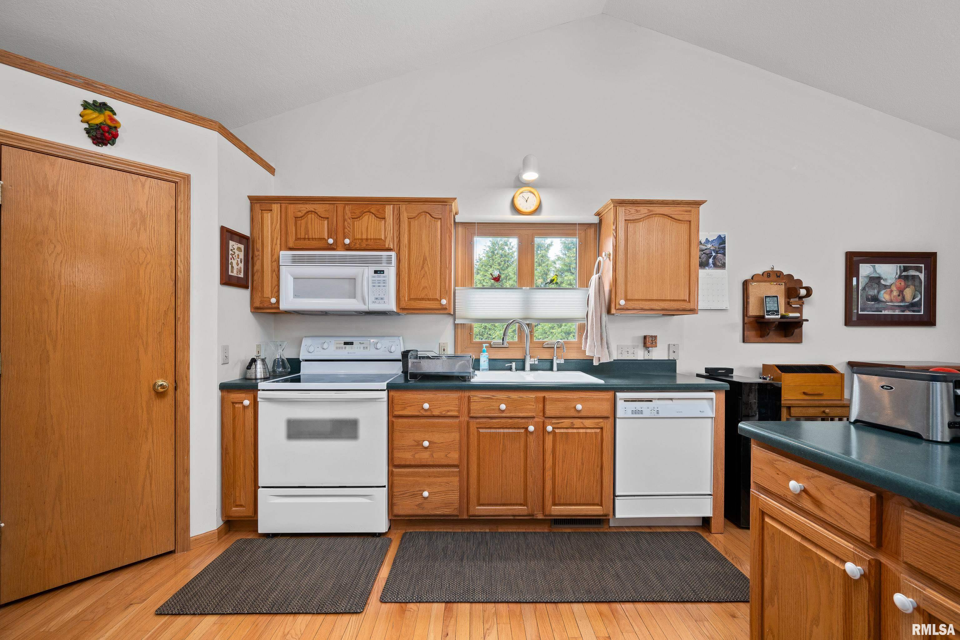 5142 Fillmore Court, Davenport, Iowa image 14