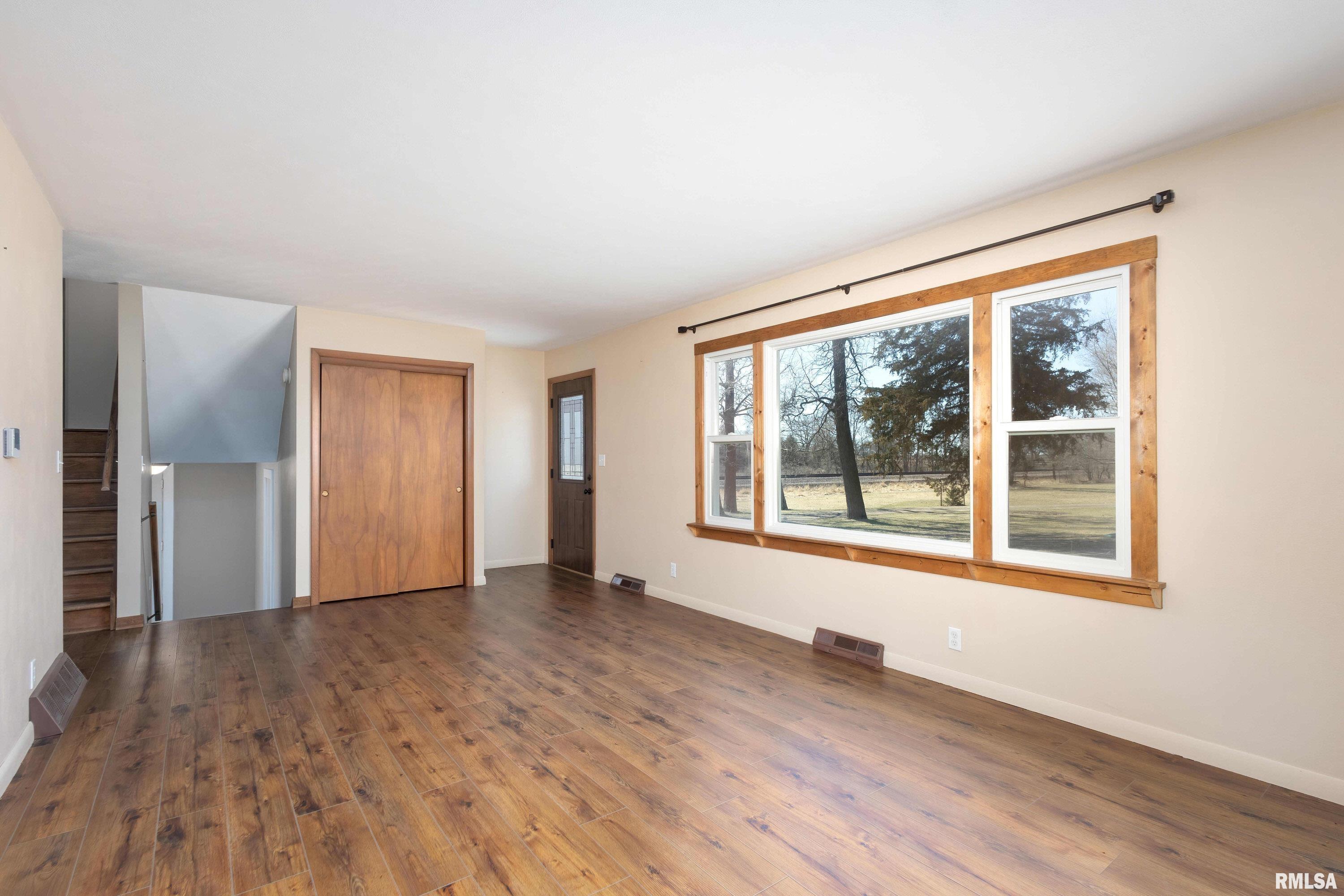 2465 260th Avenue, De Witt, Iowa image 15