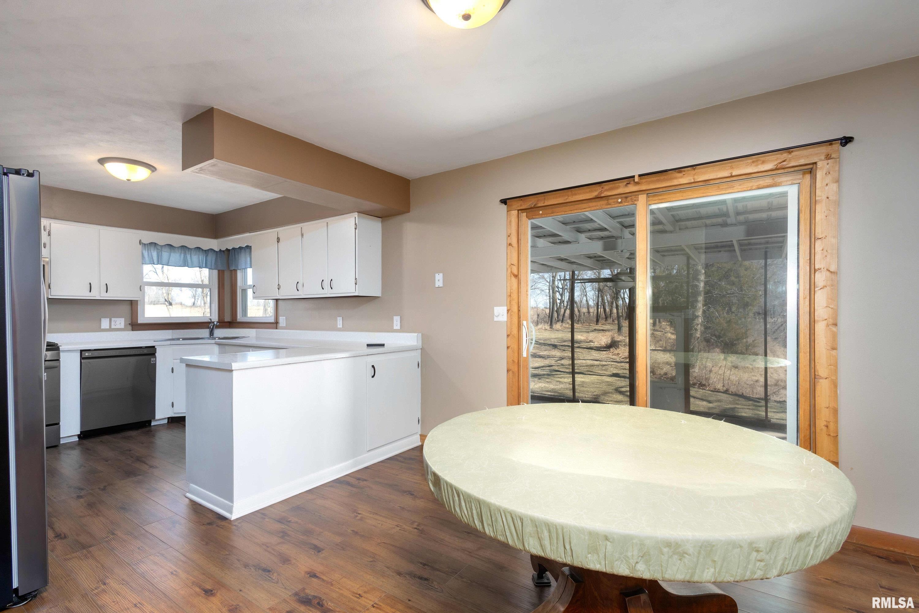 2465 260th Avenue, De Witt, Iowa image 16