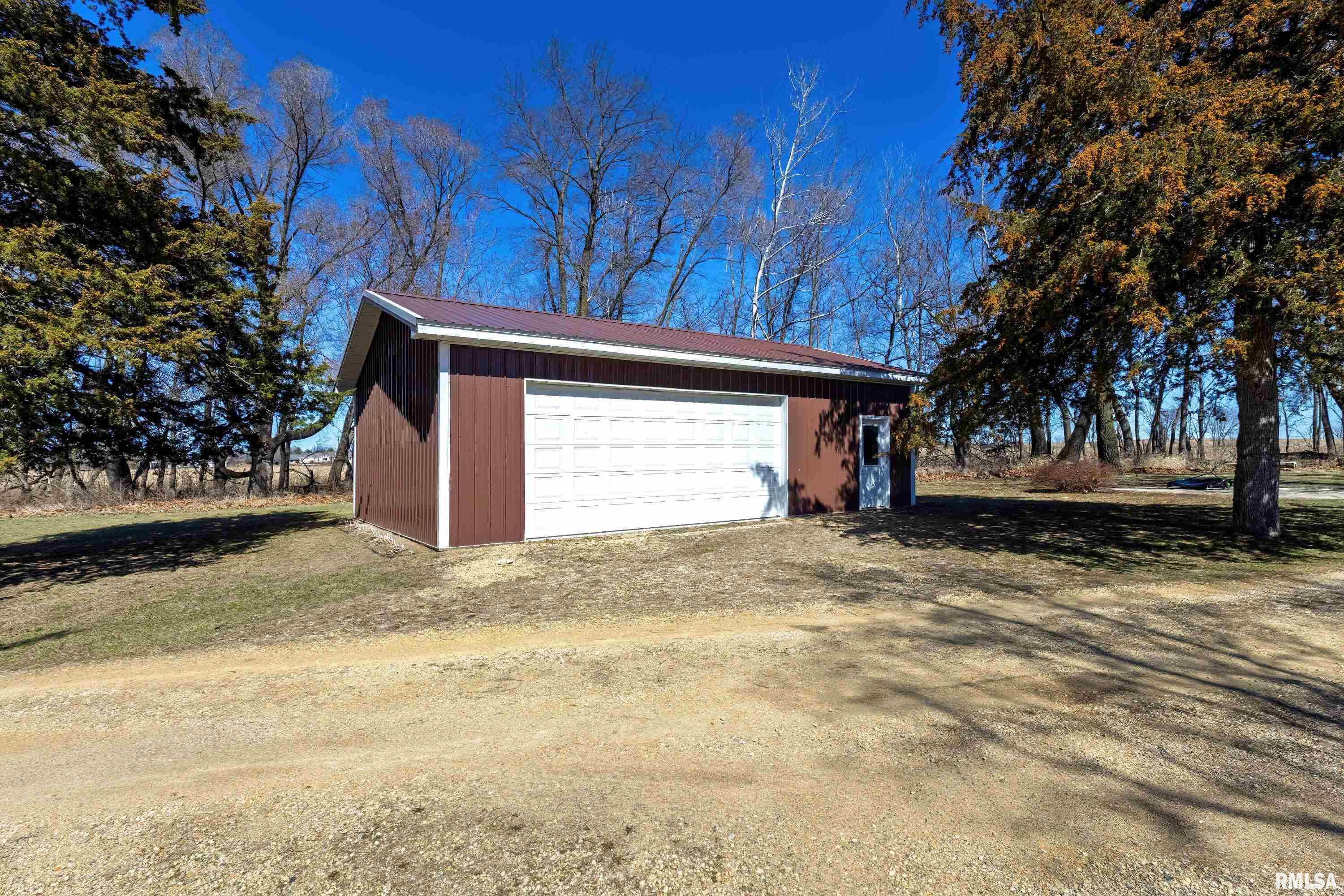 2465 260th Avenue, De Witt, Iowa image 12