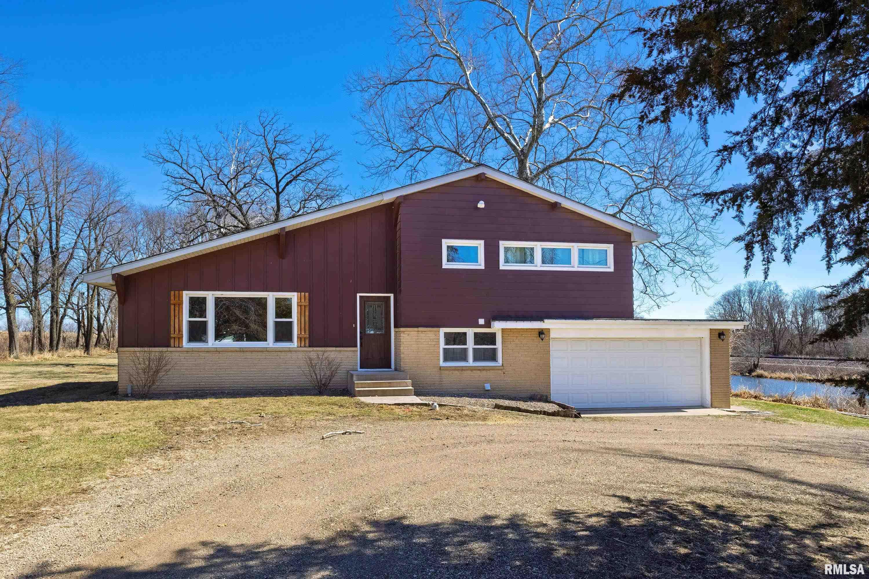 2465 260th Avenue, De Witt, Iowa image 1