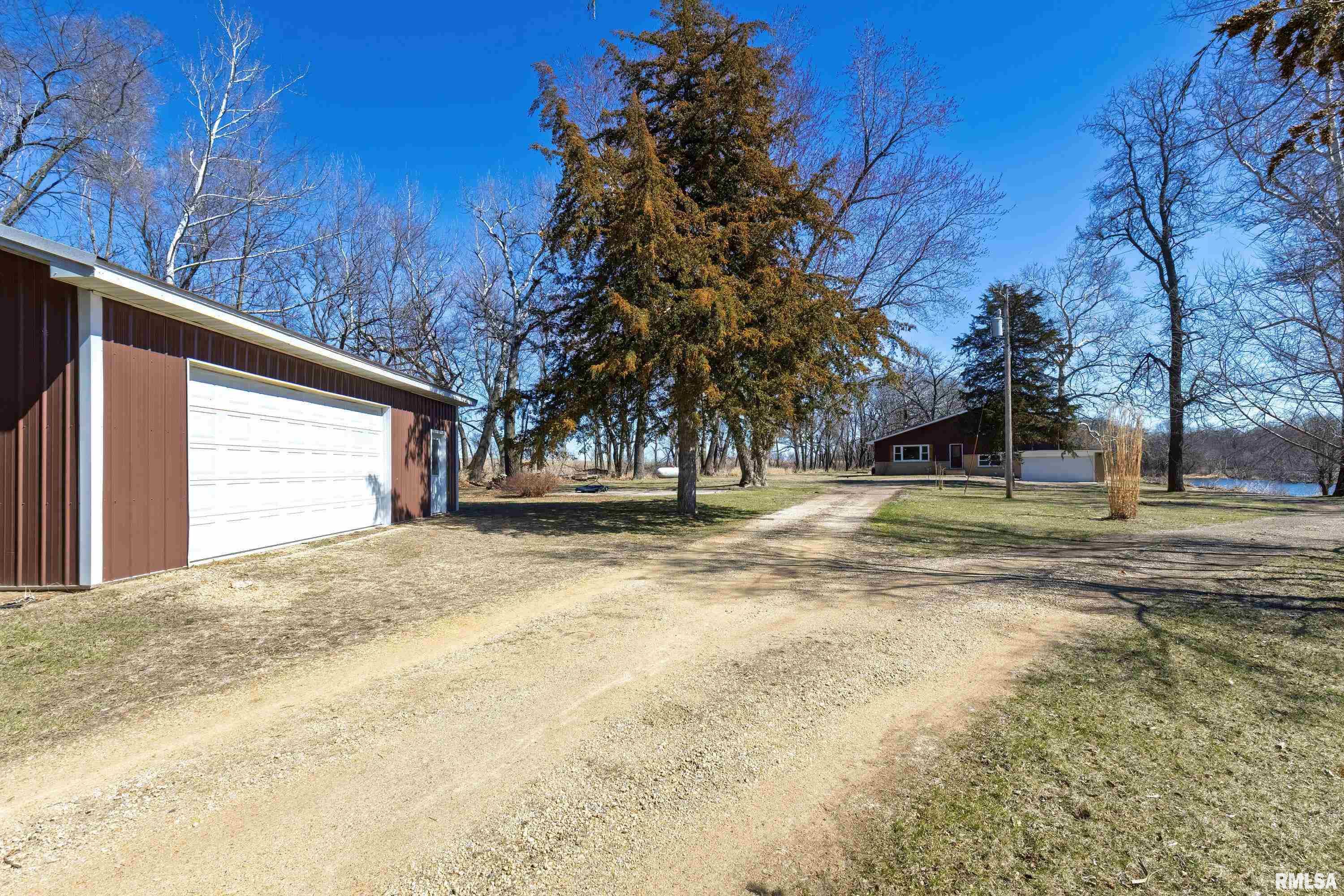 2465 260th Avenue, De Witt, Iowa image 11