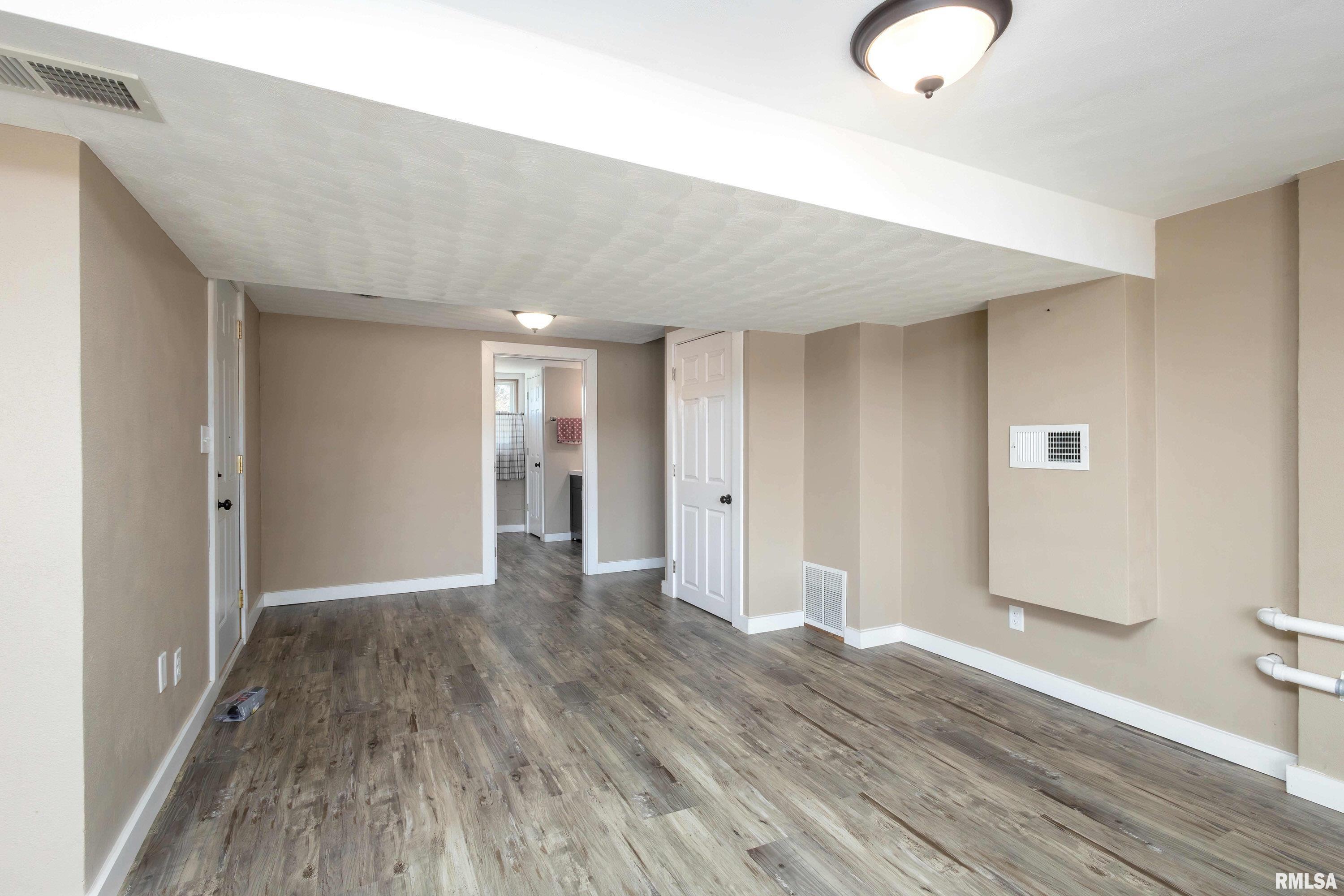2465 260th Avenue, De Witt, Iowa image 31