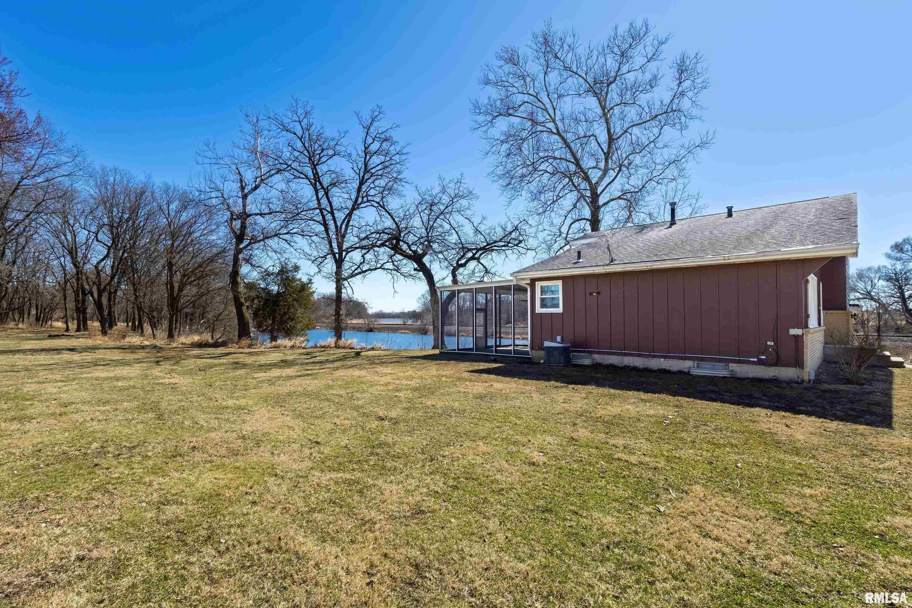 2465 260th Avenue, De Witt, Iowa image 2