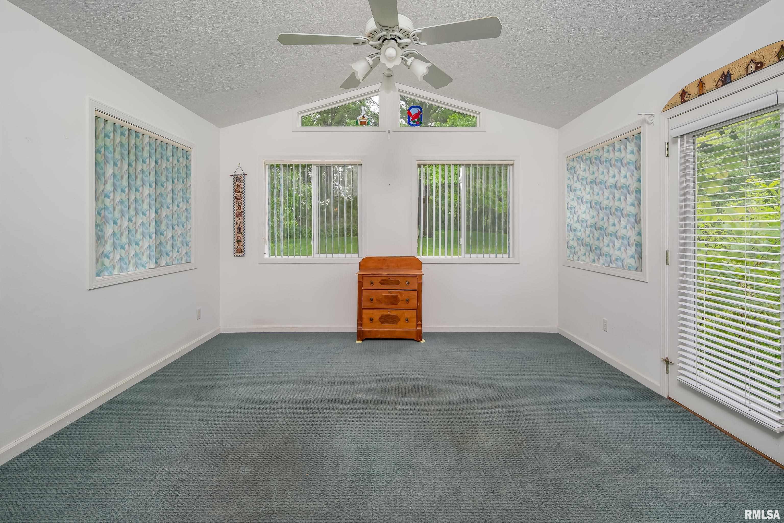 3246 Woodland Court, Davenport, Iowa image 15