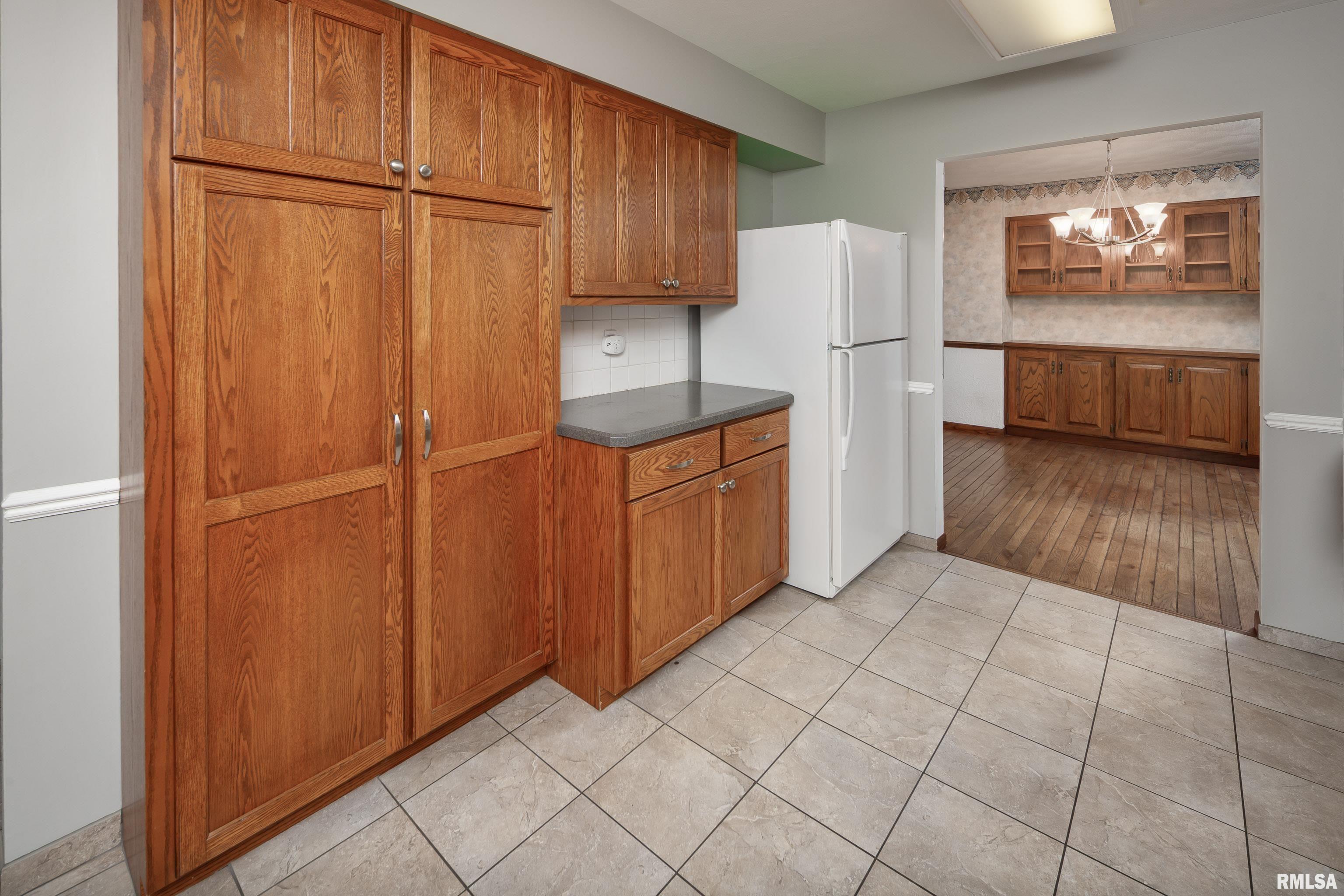 3246 Woodland Court, Davenport, Iowa image 10