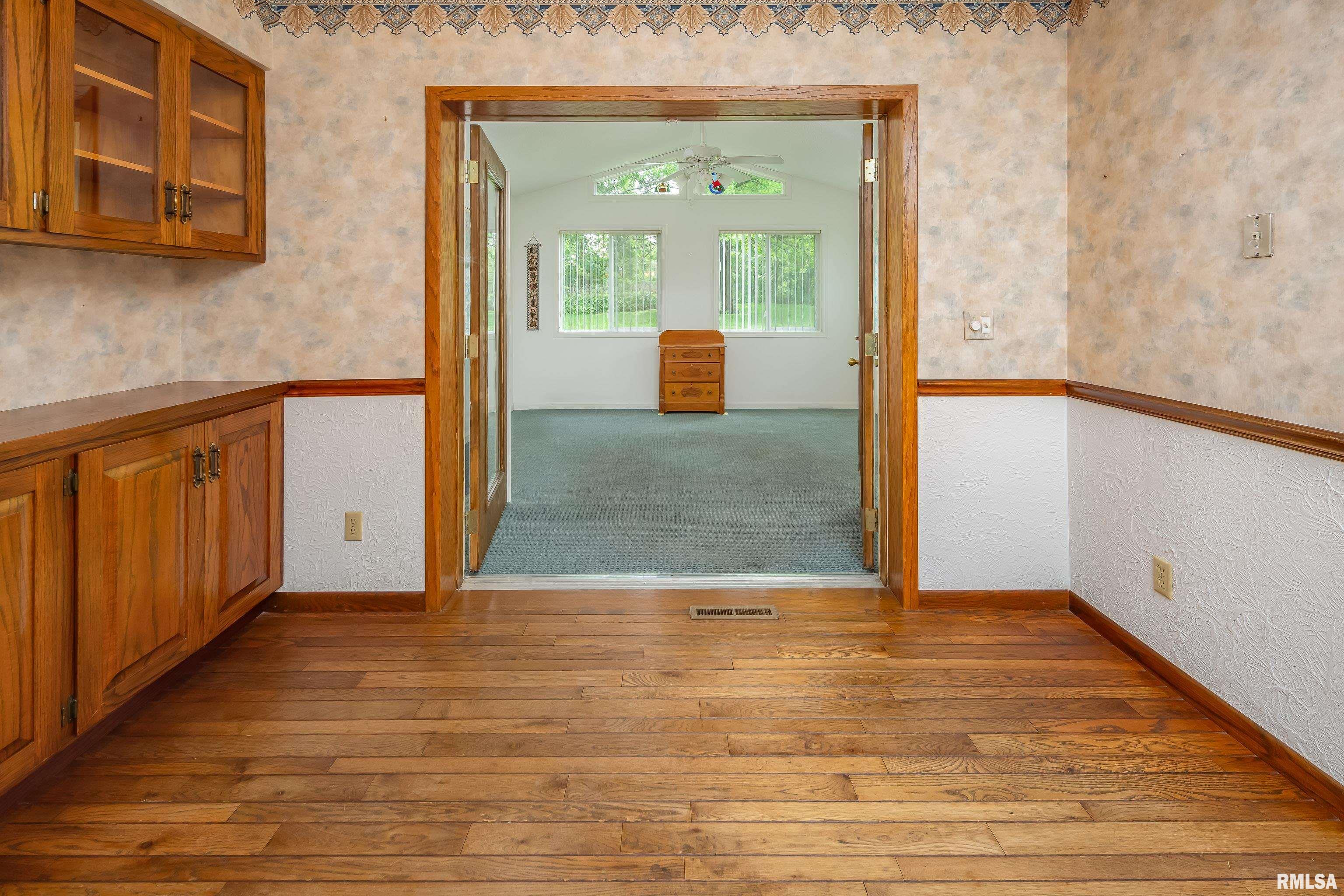 3246 Woodland Court, Davenport, Iowa image 14