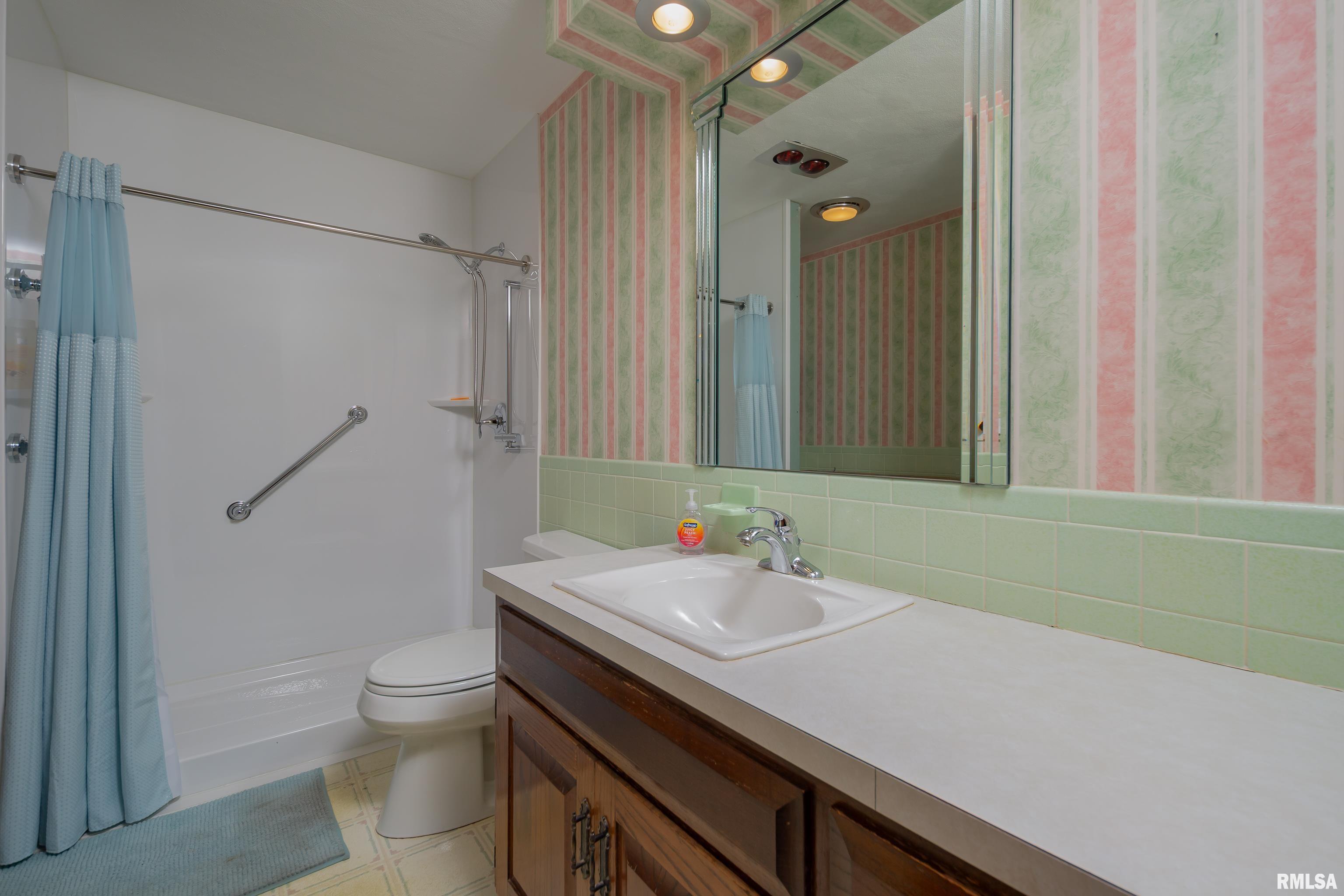 3246 Woodland Court, Davenport, Iowa image 21