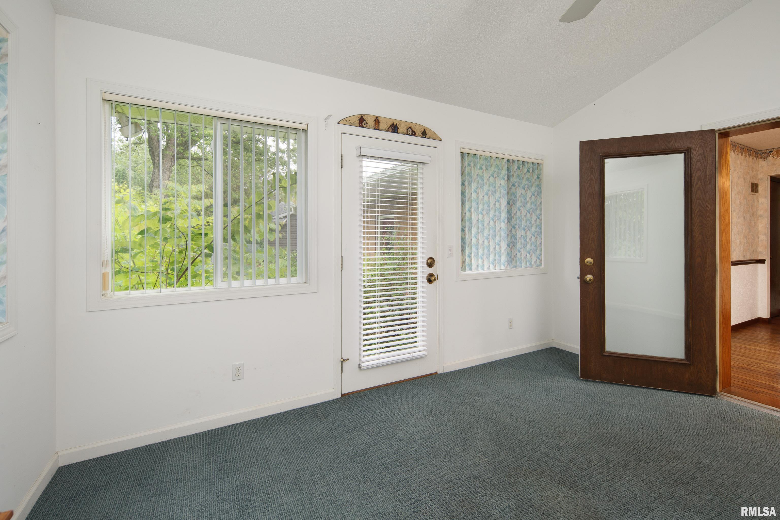 3246 Woodland Court, Davenport, Iowa image 16