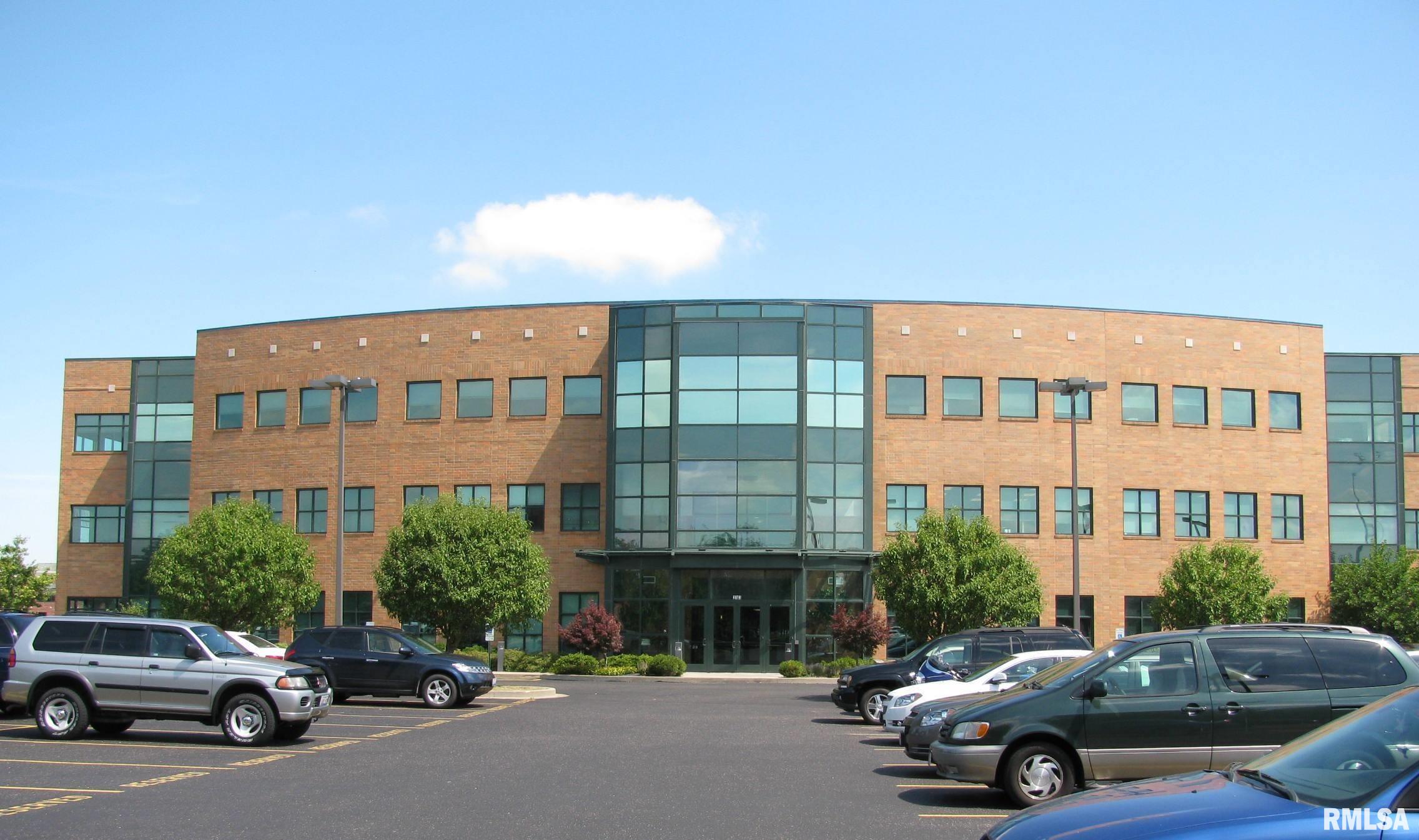 Photo 1 of 9 — 3161 W WHITE OAKS Drive 203, Springfield, IL 62704
