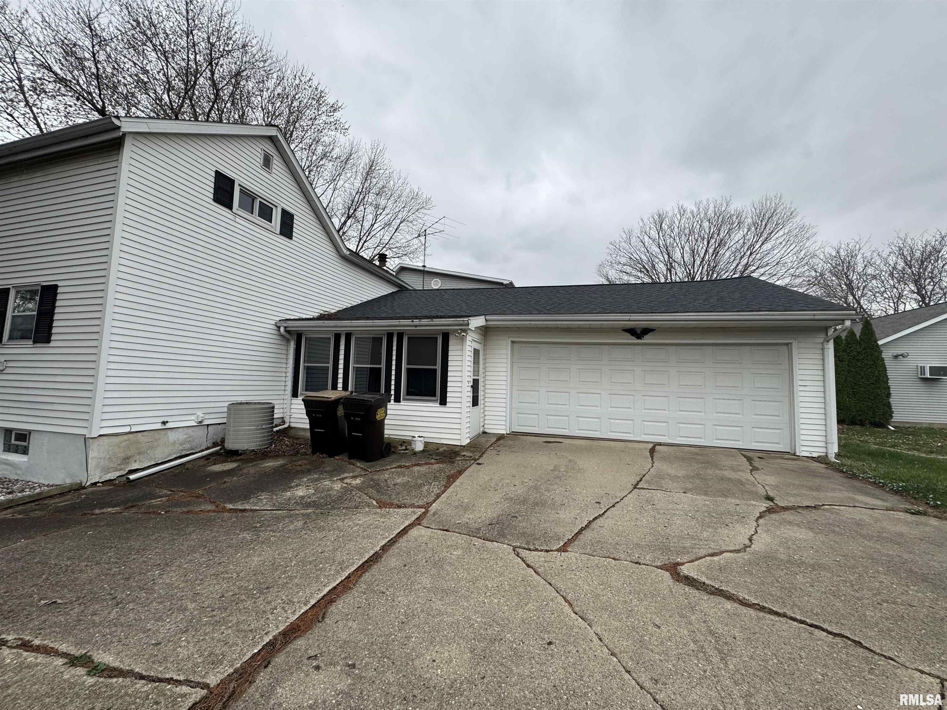 102 E Winfield Street, Morrison, Illinois image 15