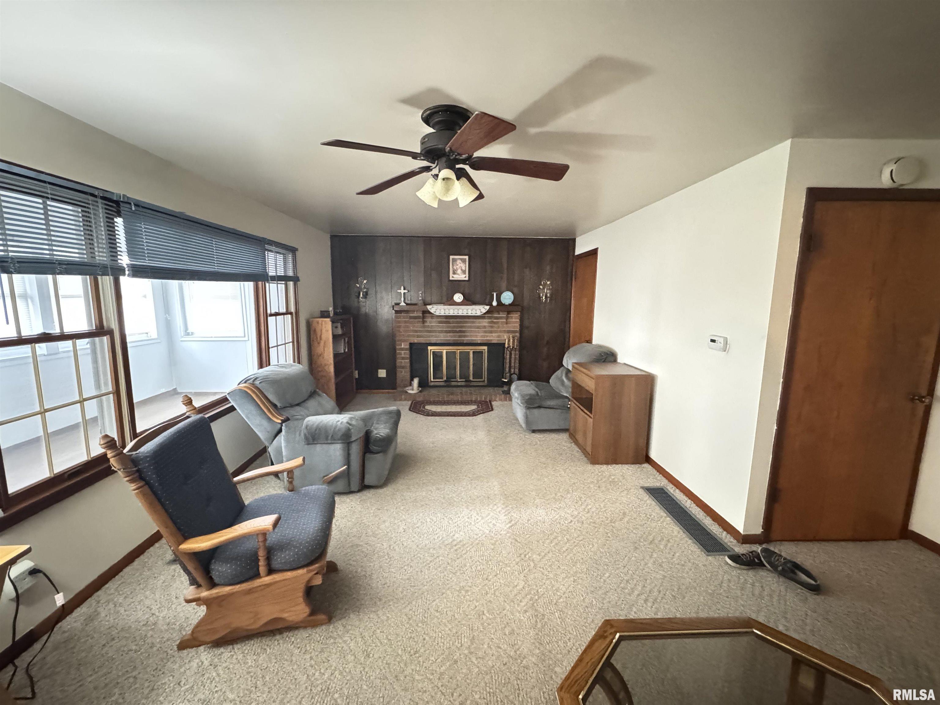 102 E Winfield Street, Morrison, Illinois image 3