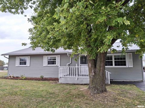 Homes For Sale - 717 S 6th Avenue<br/> Canton, IL 61520