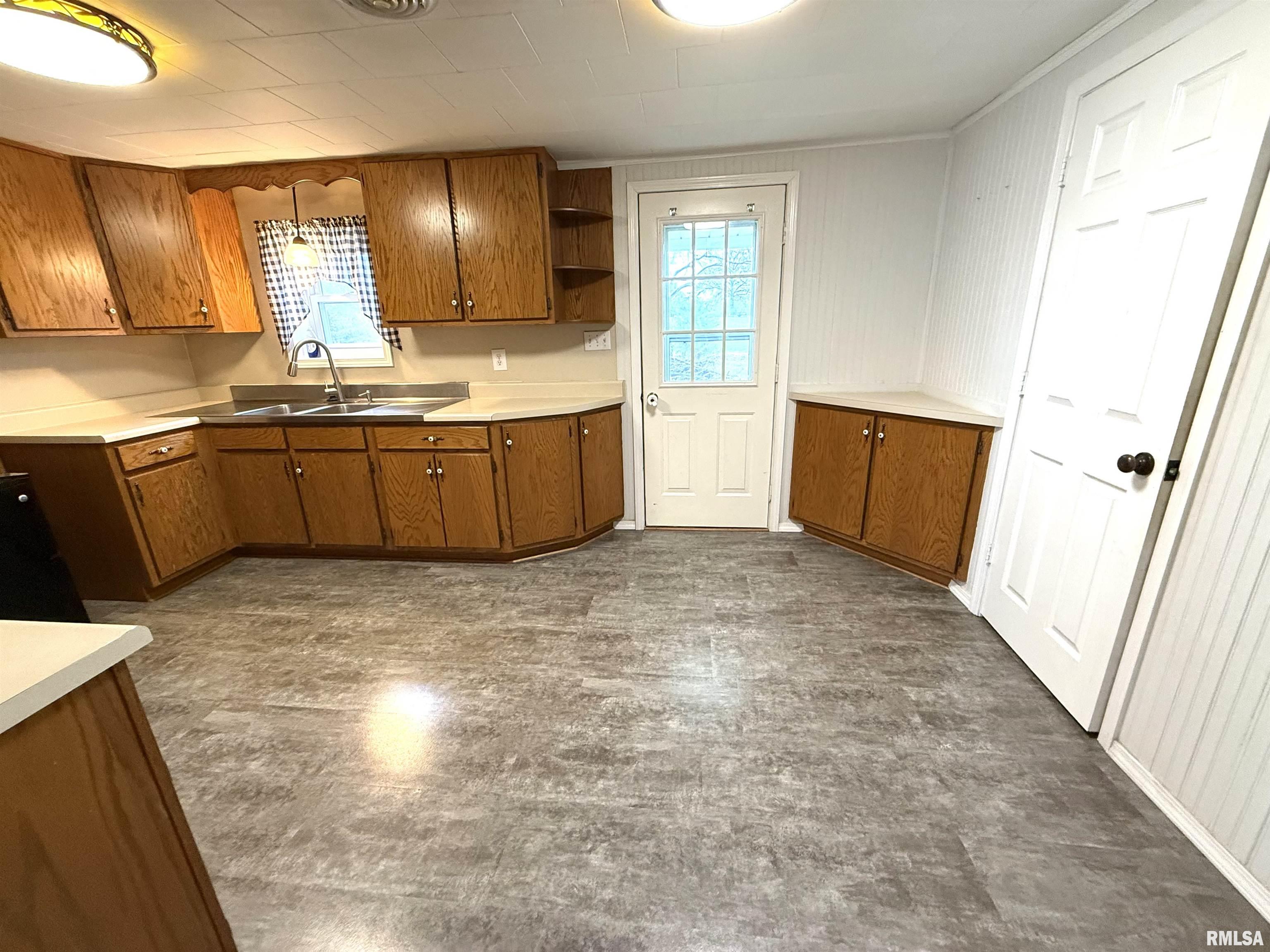 10815 Saraville Road, Marion, Illinois image 8