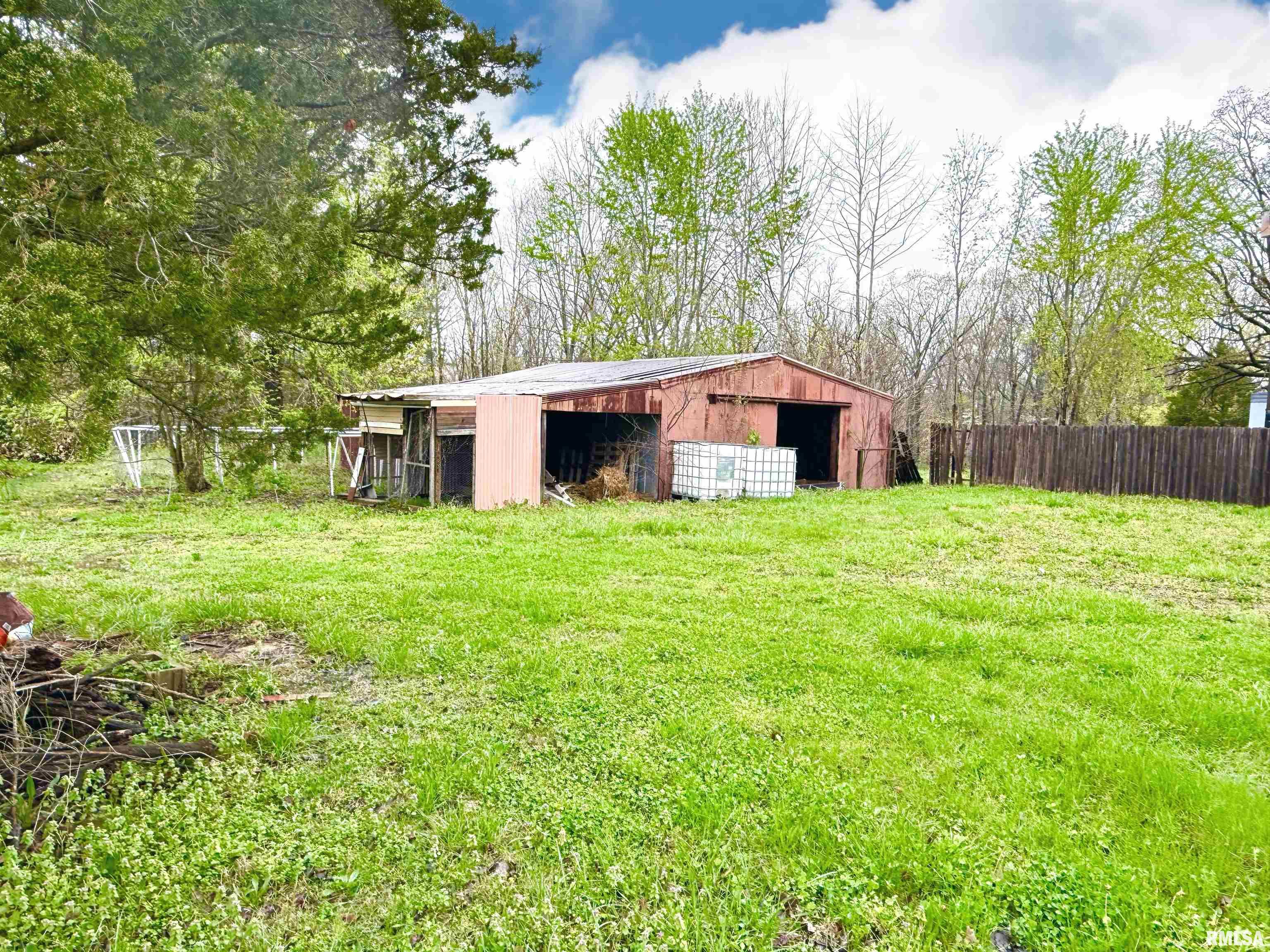 10815 Saraville Road, Marion, Illinois image 3