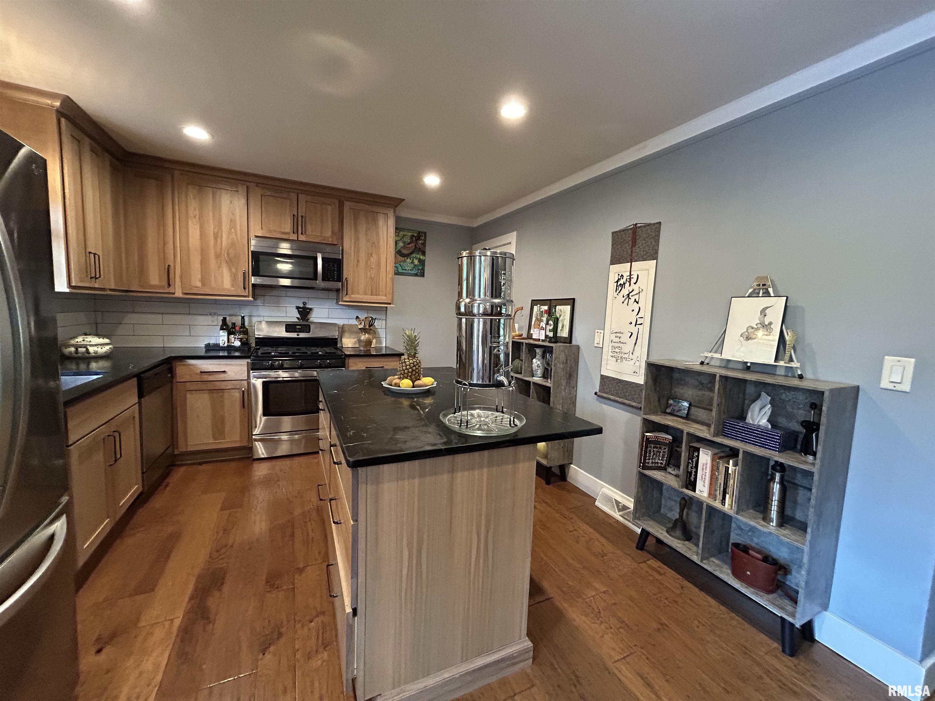 1404 W Taylor Drive, Carbondale, Illinois image 9