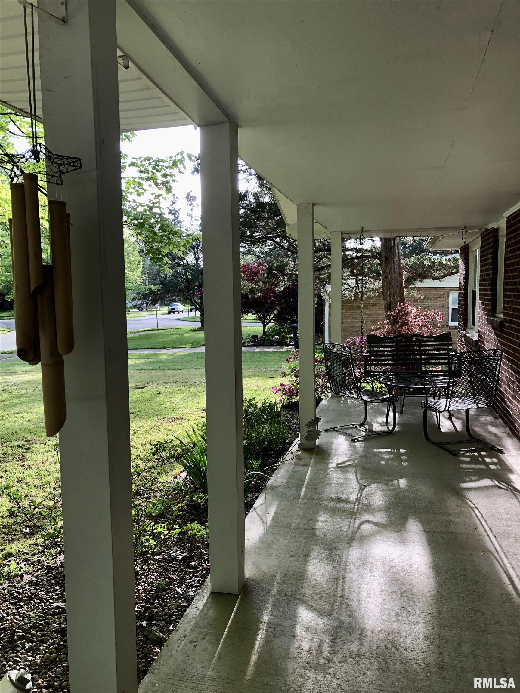 1404 W Taylor Drive, Carbondale, Illinois image 2