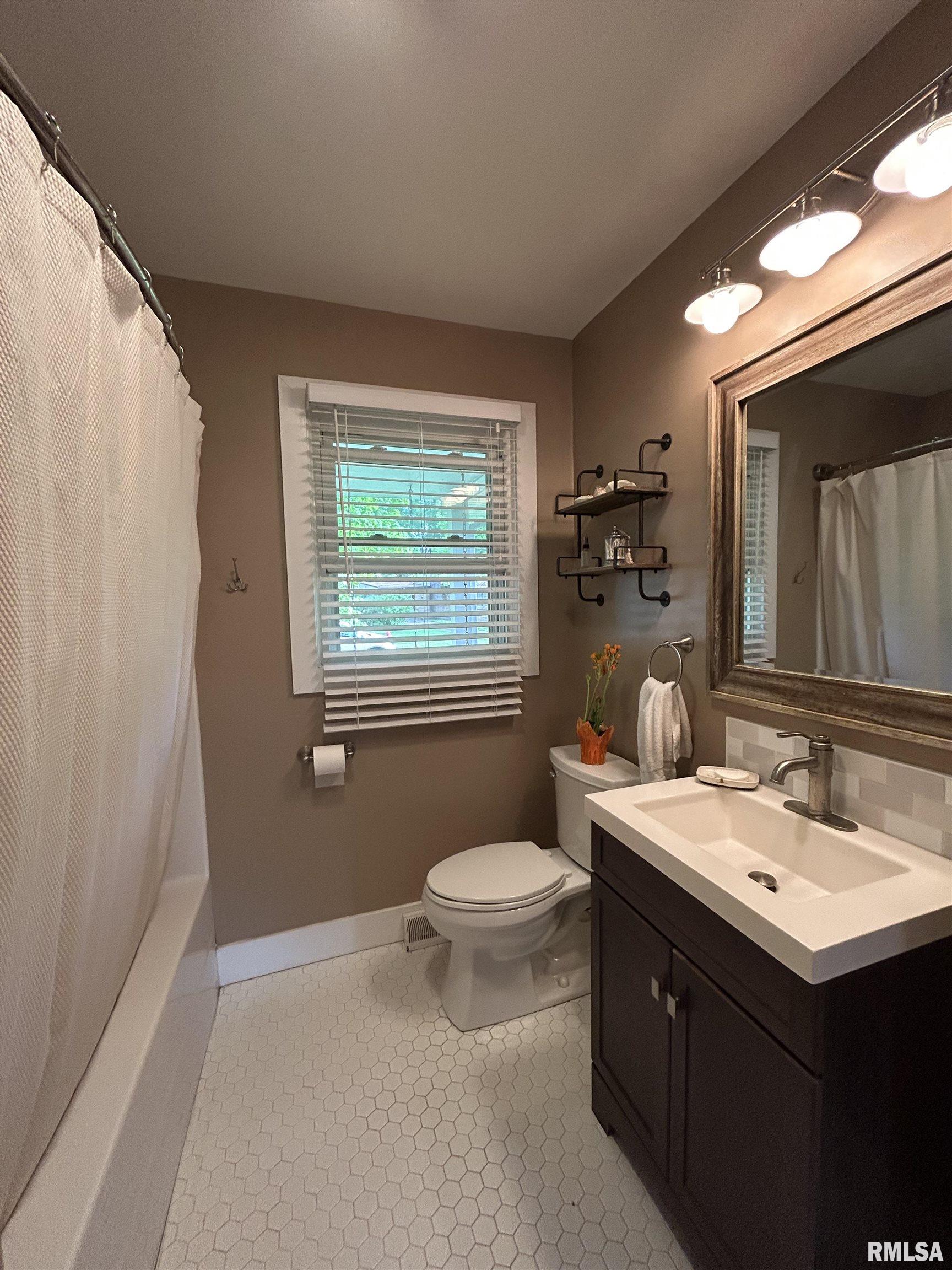 1404 W Taylor Drive, Carbondale, Illinois image 21