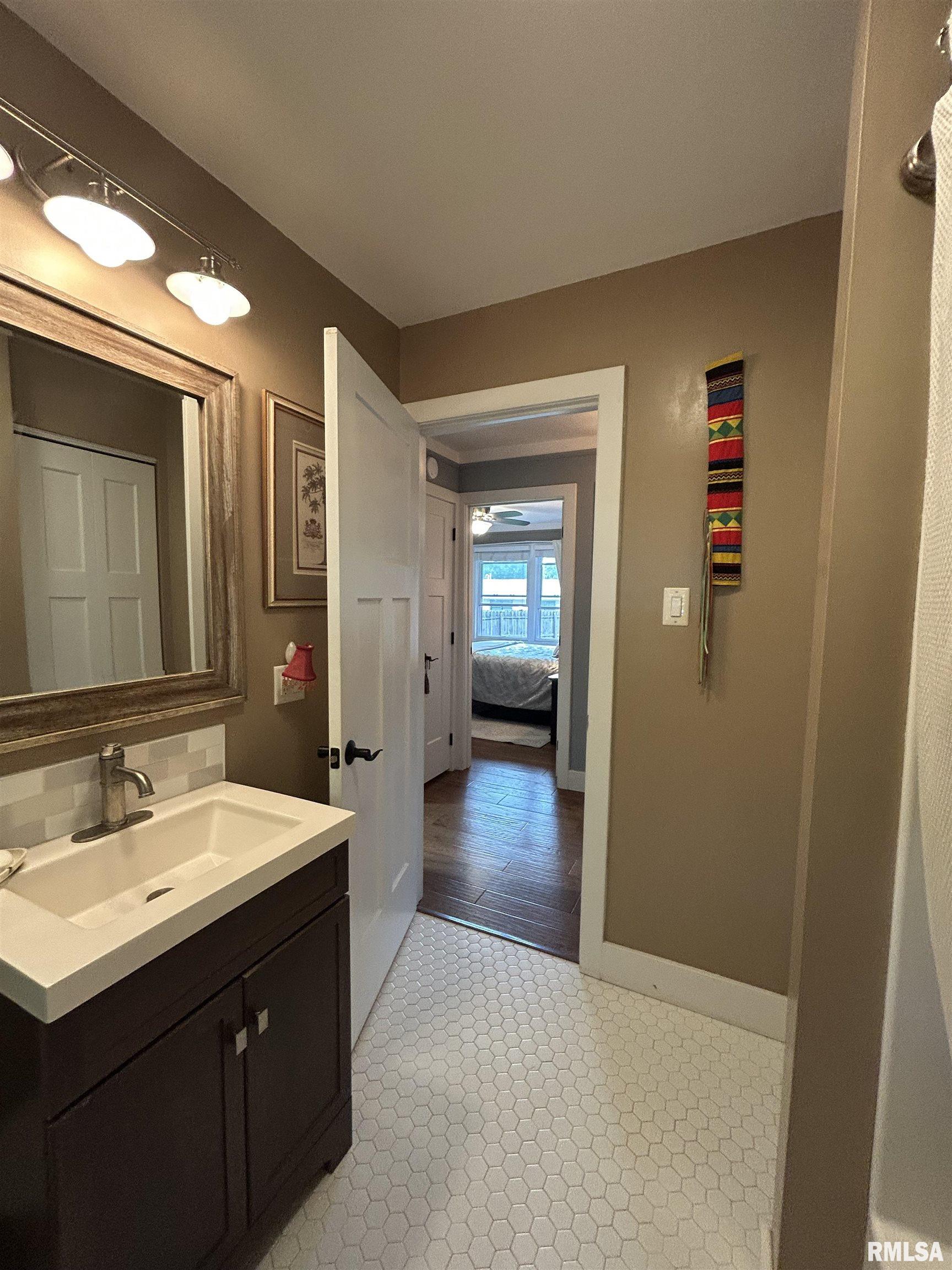 1404 W Taylor Drive, Carbondale, Illinois image 22